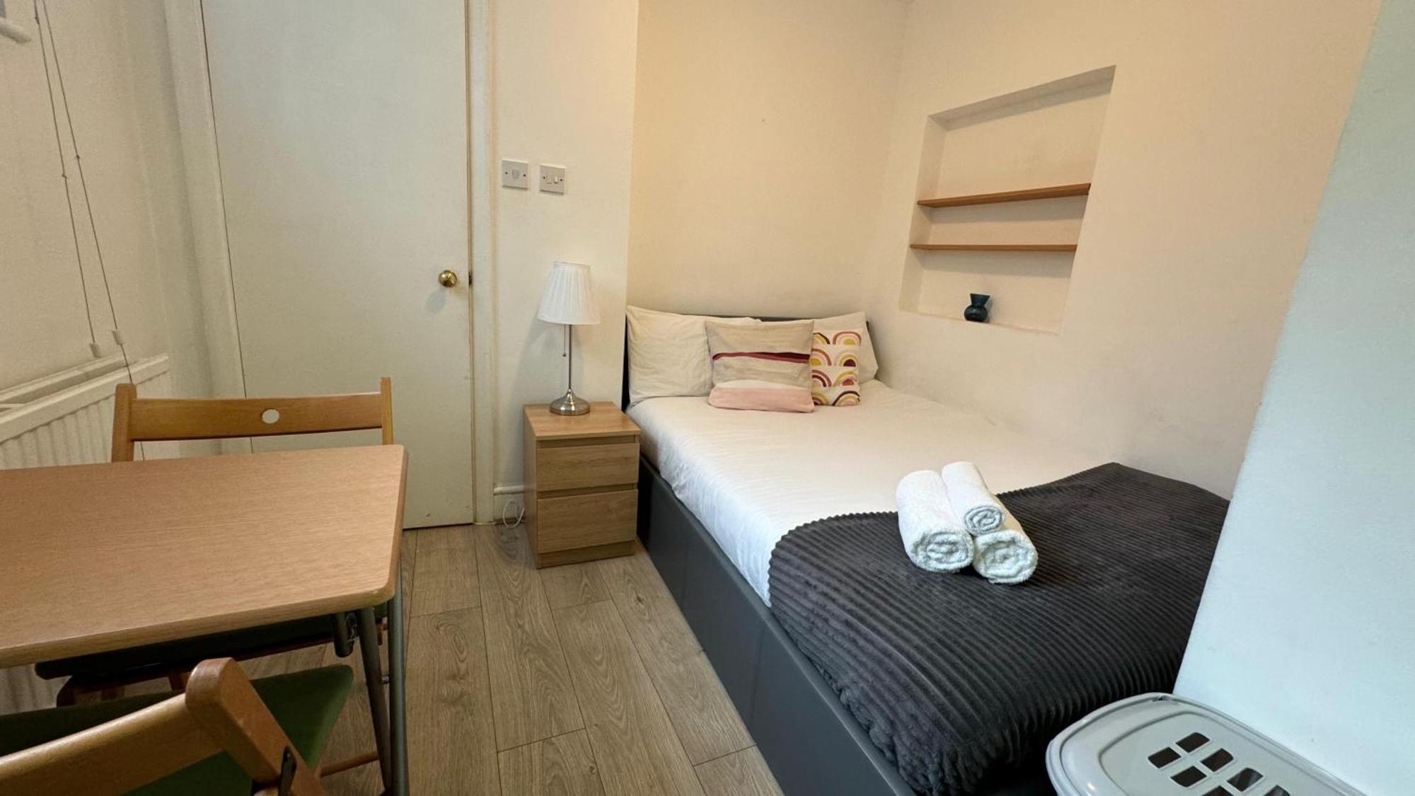 Apartment En-suite Near Everything. Shepherd's Bush - London