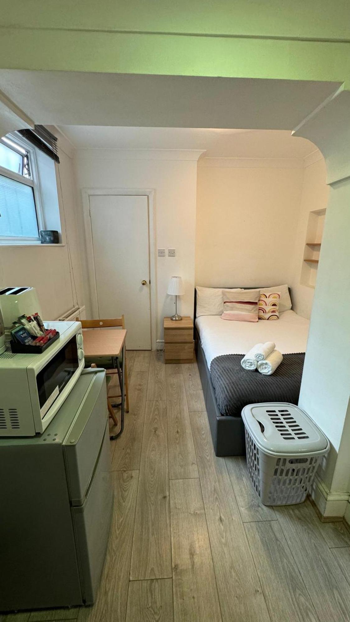 Appartement En-suite Near Everything. Shepherd's Bush - *