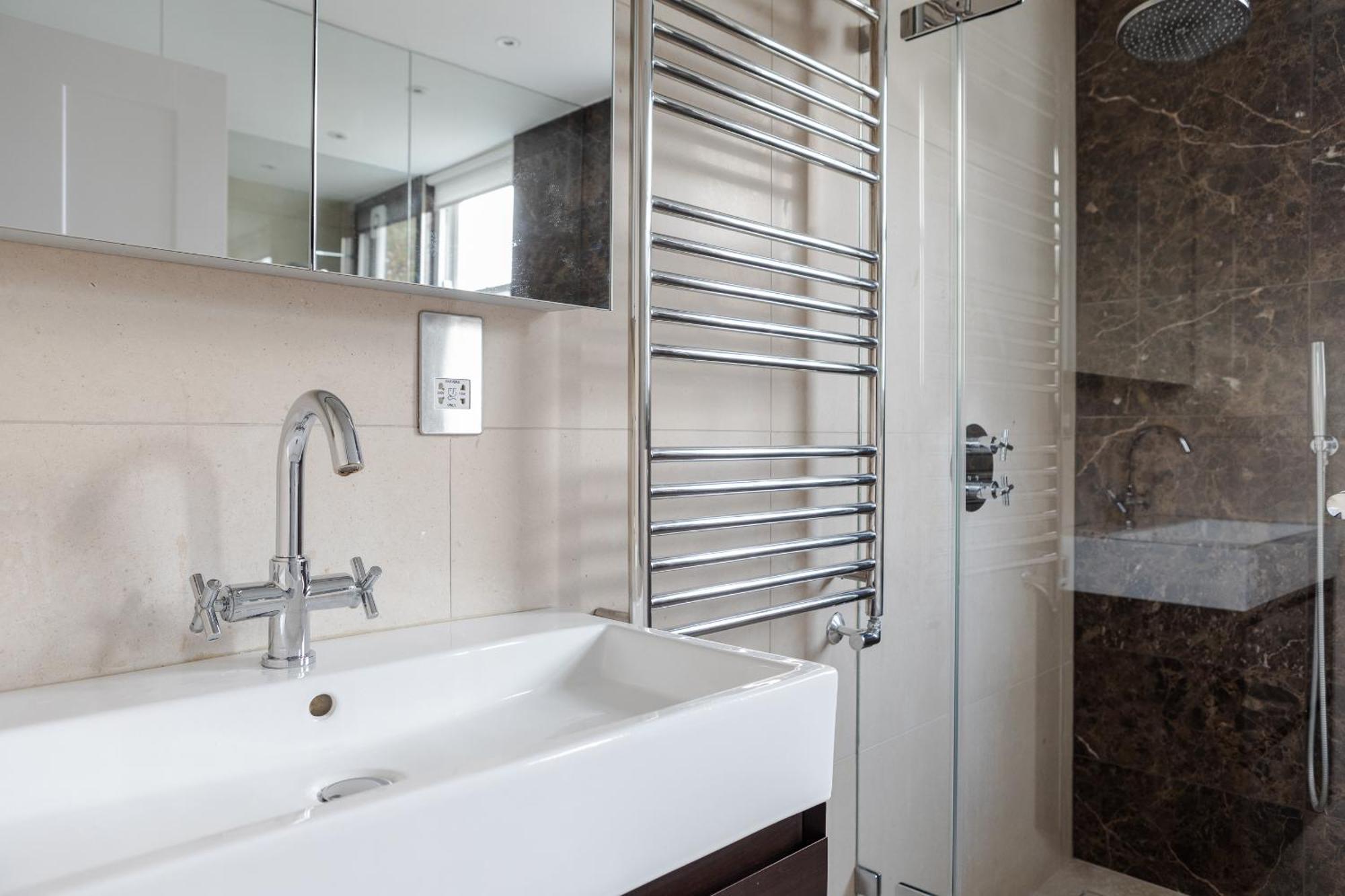 Number 53 - Stunning Maisonette With Parking In Kensington & Chelsea