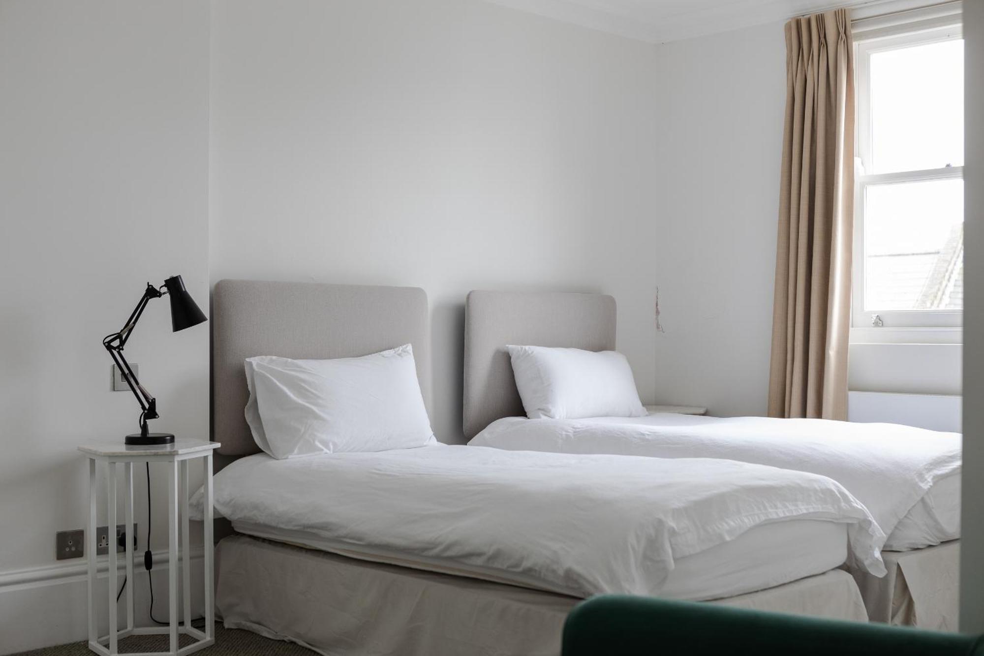 Apartment Number 53 - Stunning Maisonette With Parking In Kensington & Chelsea London