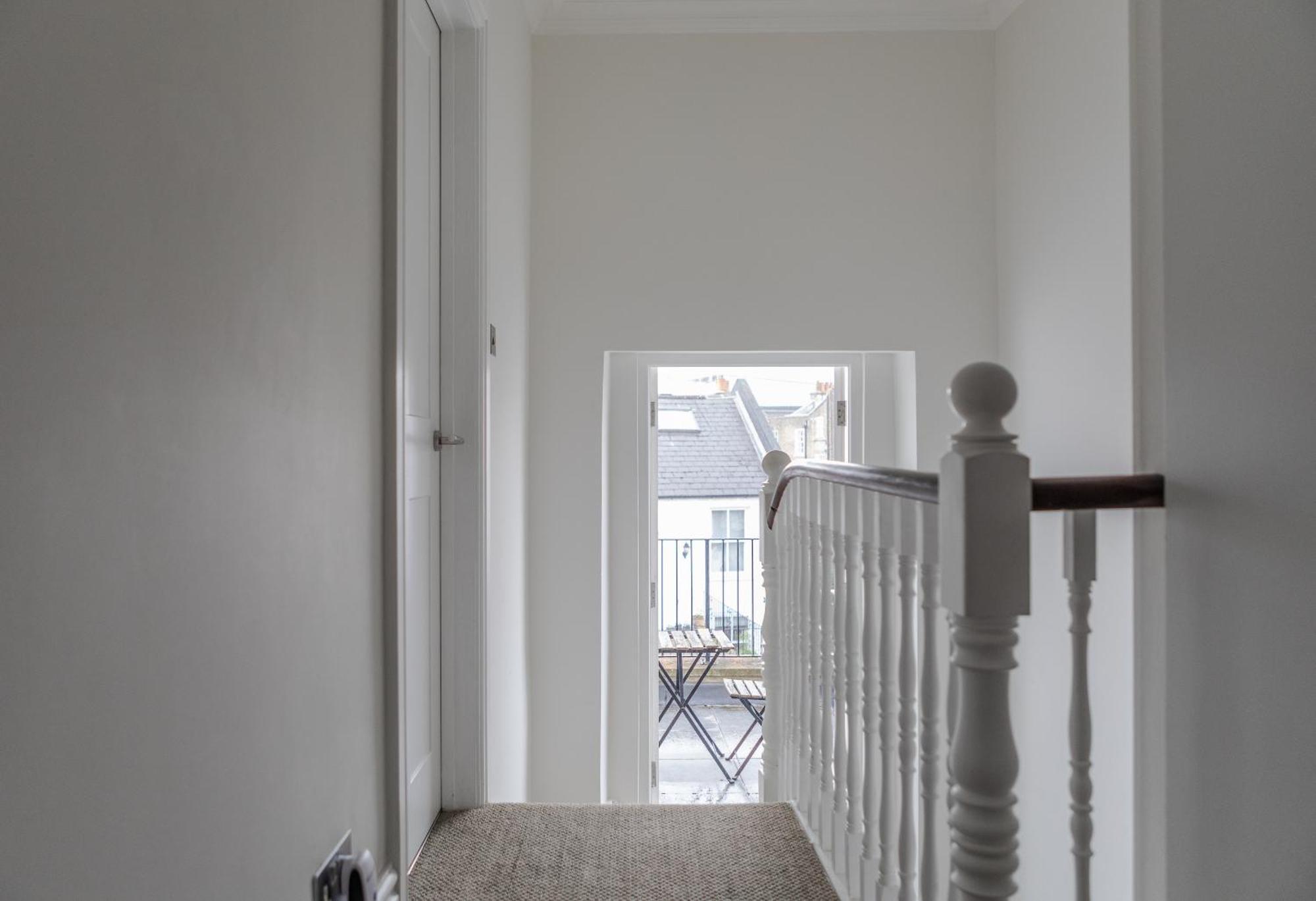 Number 53 - Stunning Maisonette With Parking In Kensington & Chelsea * London
