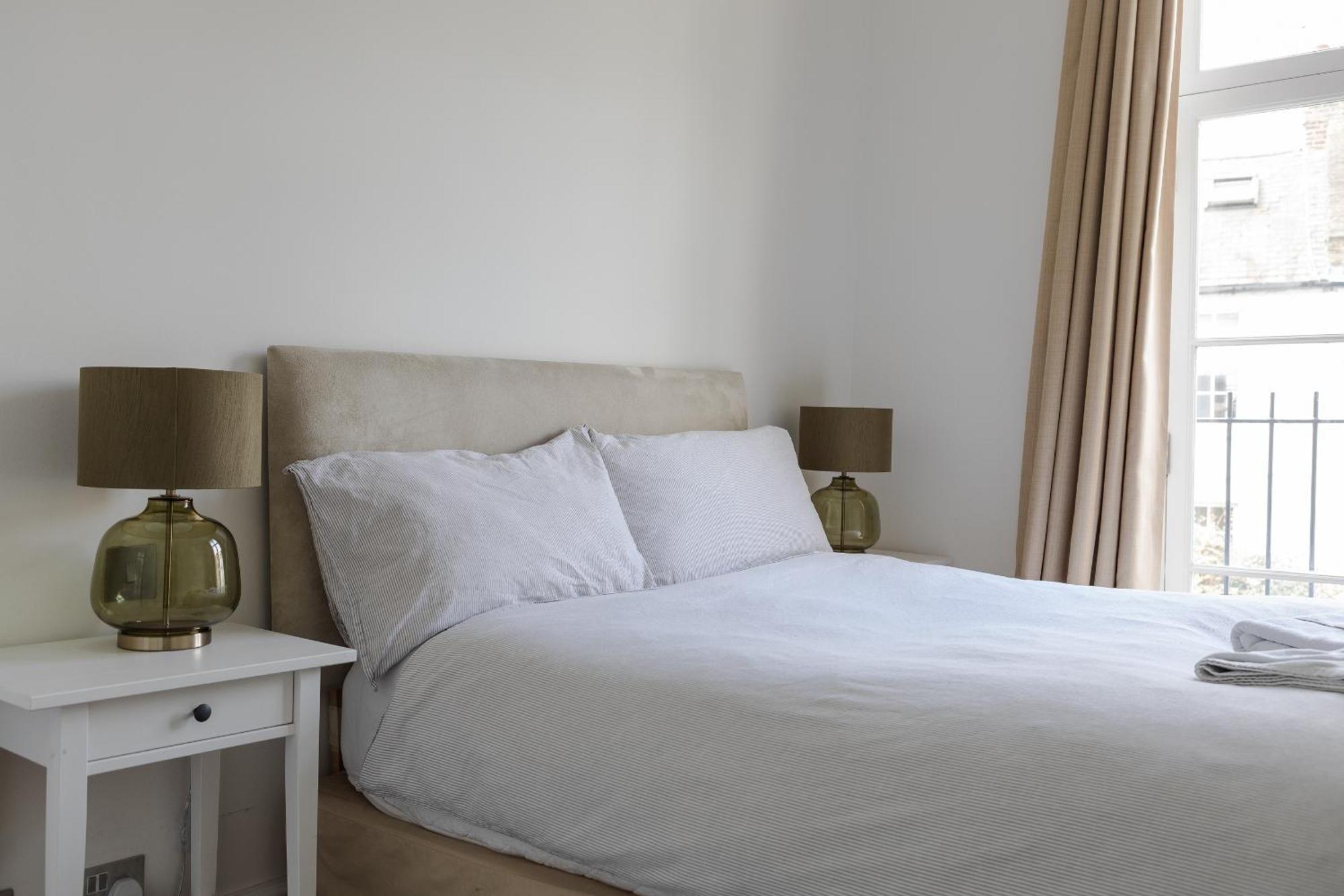 Apartment Number 53 - Stunning Maisonette With Parking In Kensington & Chelsea