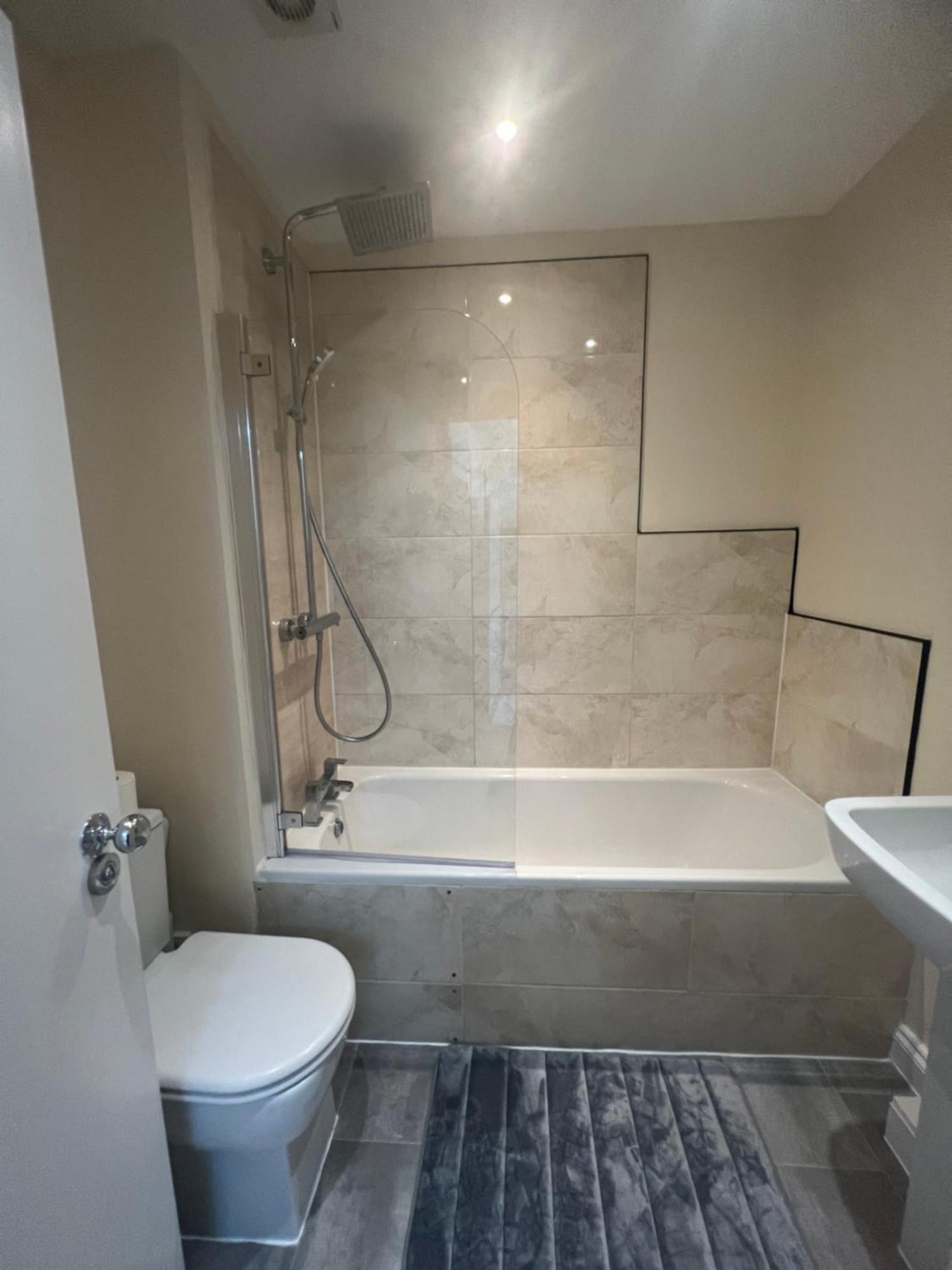 Beautiful One Bedroom Close To Harrods Apartment