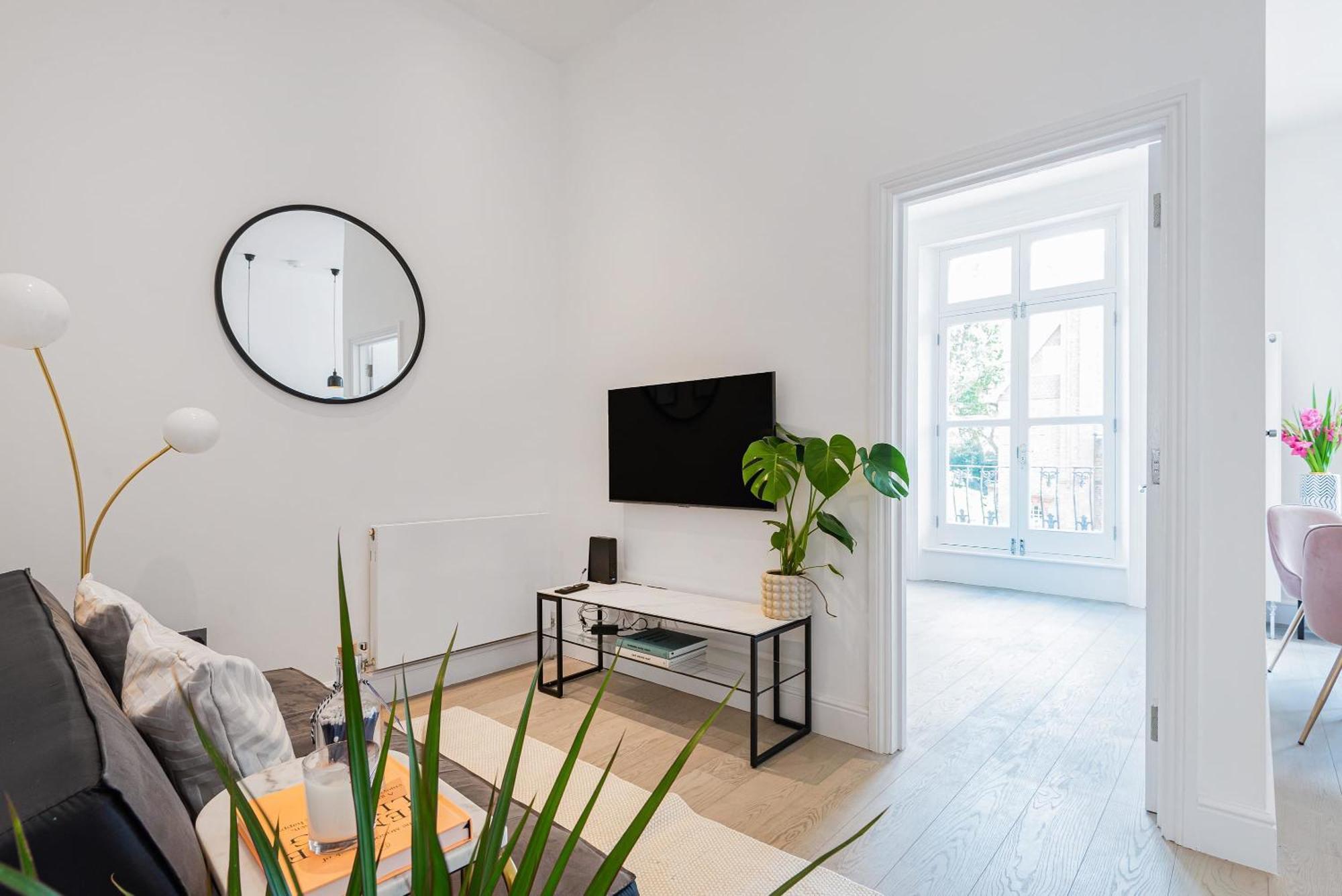 Lady On The Lane- 2 Bed Primrose Hill * London