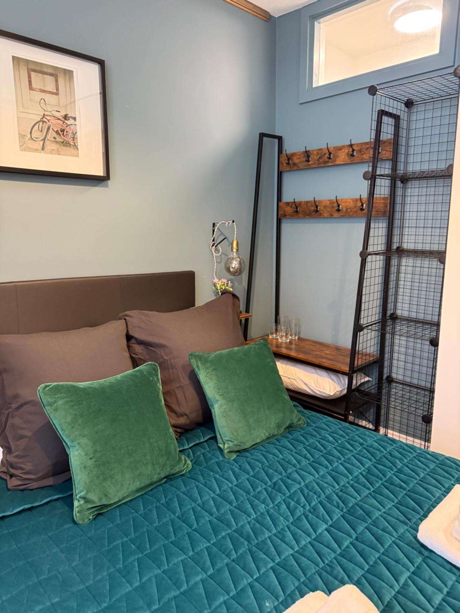 Beautiful En-suite By Hostara Homes *