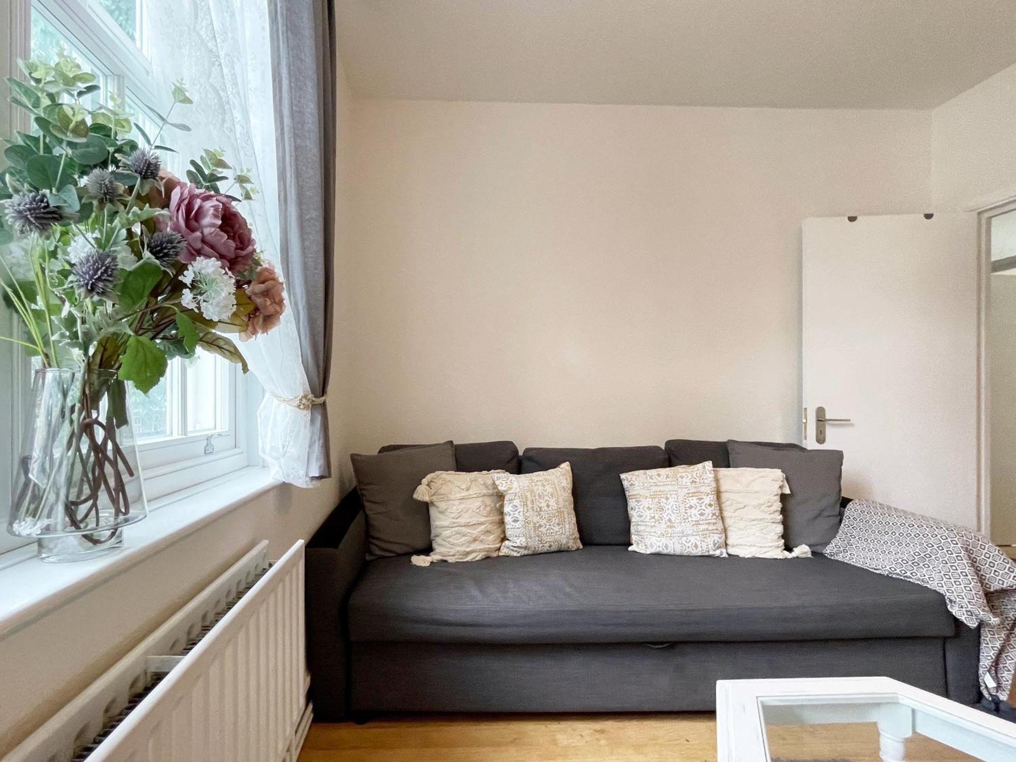 Harper's Place Near Kings Cross - 2 Double Beds, 1 Sofa Bed, Great Location, Ideal For Families Apartment *