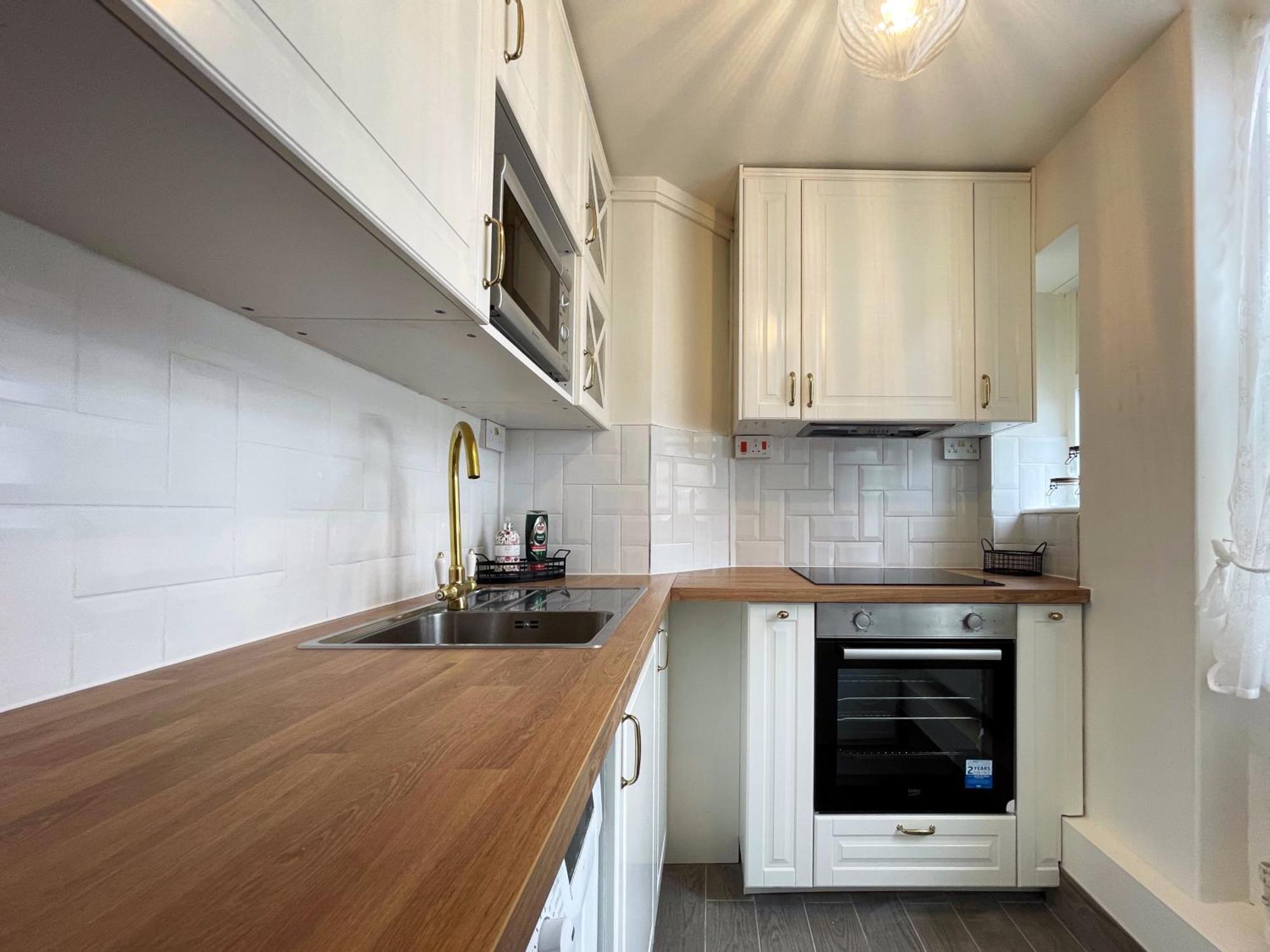 Harper's Place Near Kings Cross - 2 Double Beds, 1 Sofa Bed, Great Location, Ideal For Families Apartment London