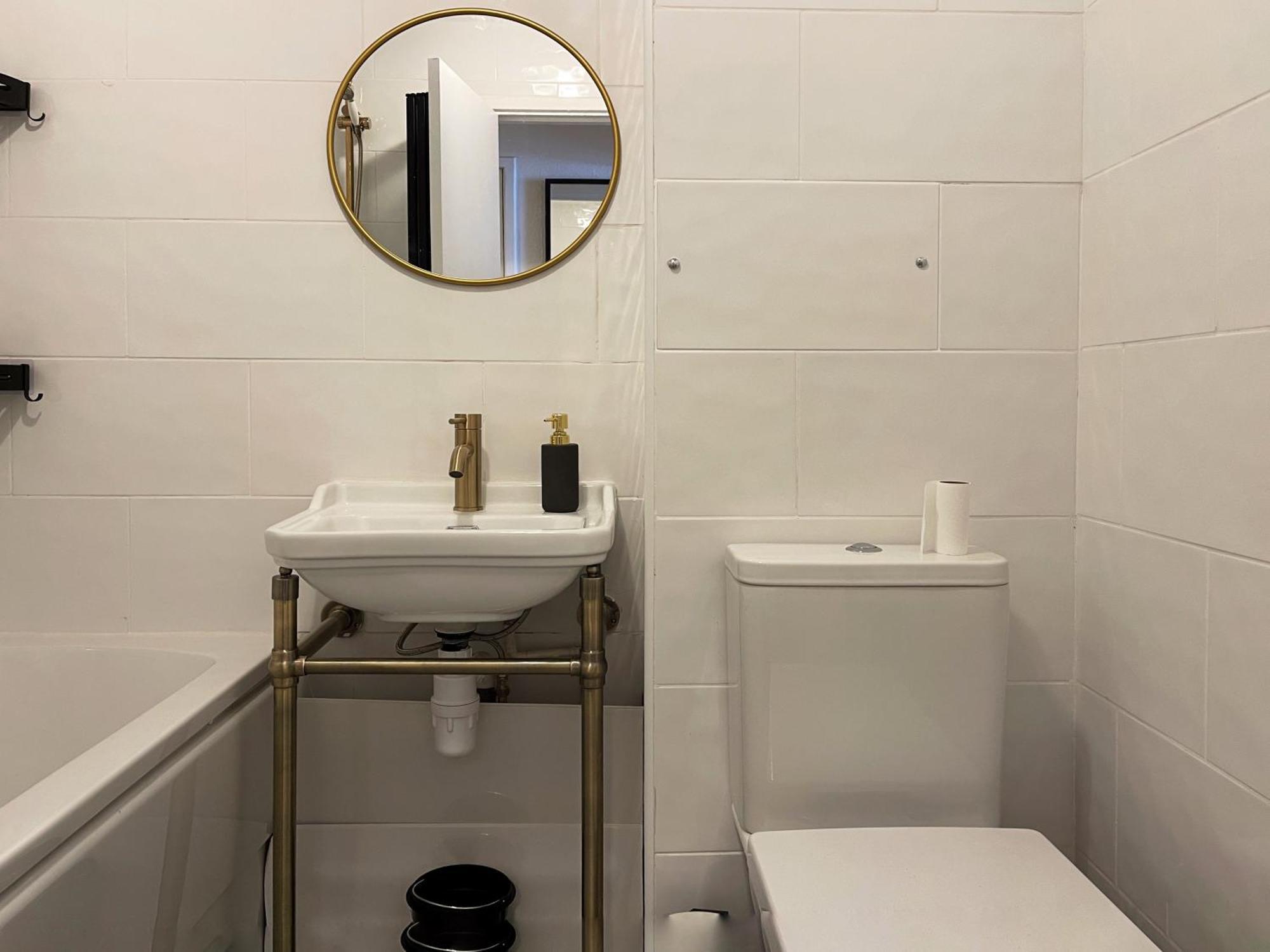 Apartment Harper's Place Near Kings Cross - 2 Double Beds, 1 Sofa Bed, Great Location, Ideal For Families