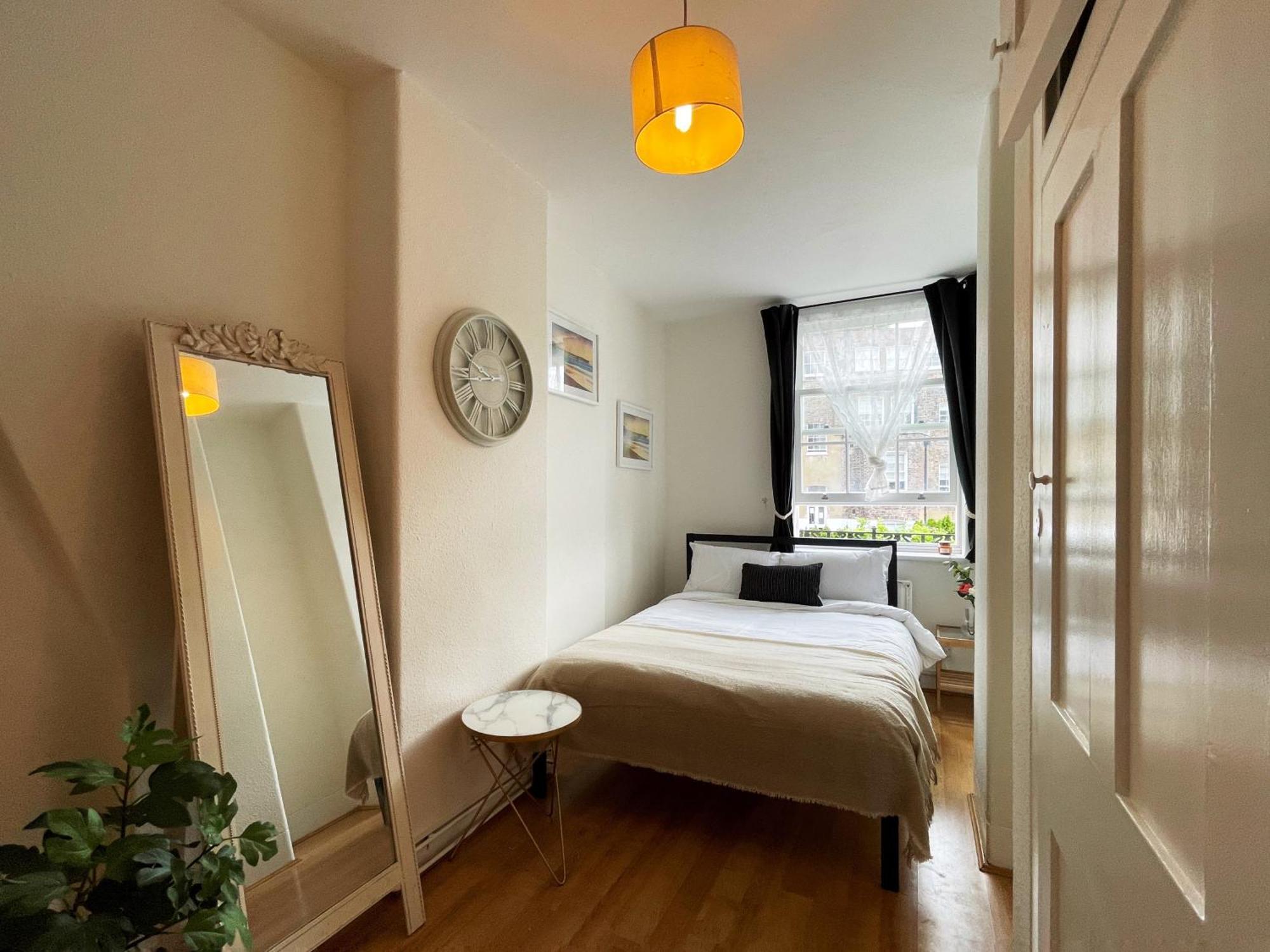 Apartment Harper's Place Near Kings Cross - 2 Double Beds, 1 Sofa Bed, Great Location, Ideal For Families *