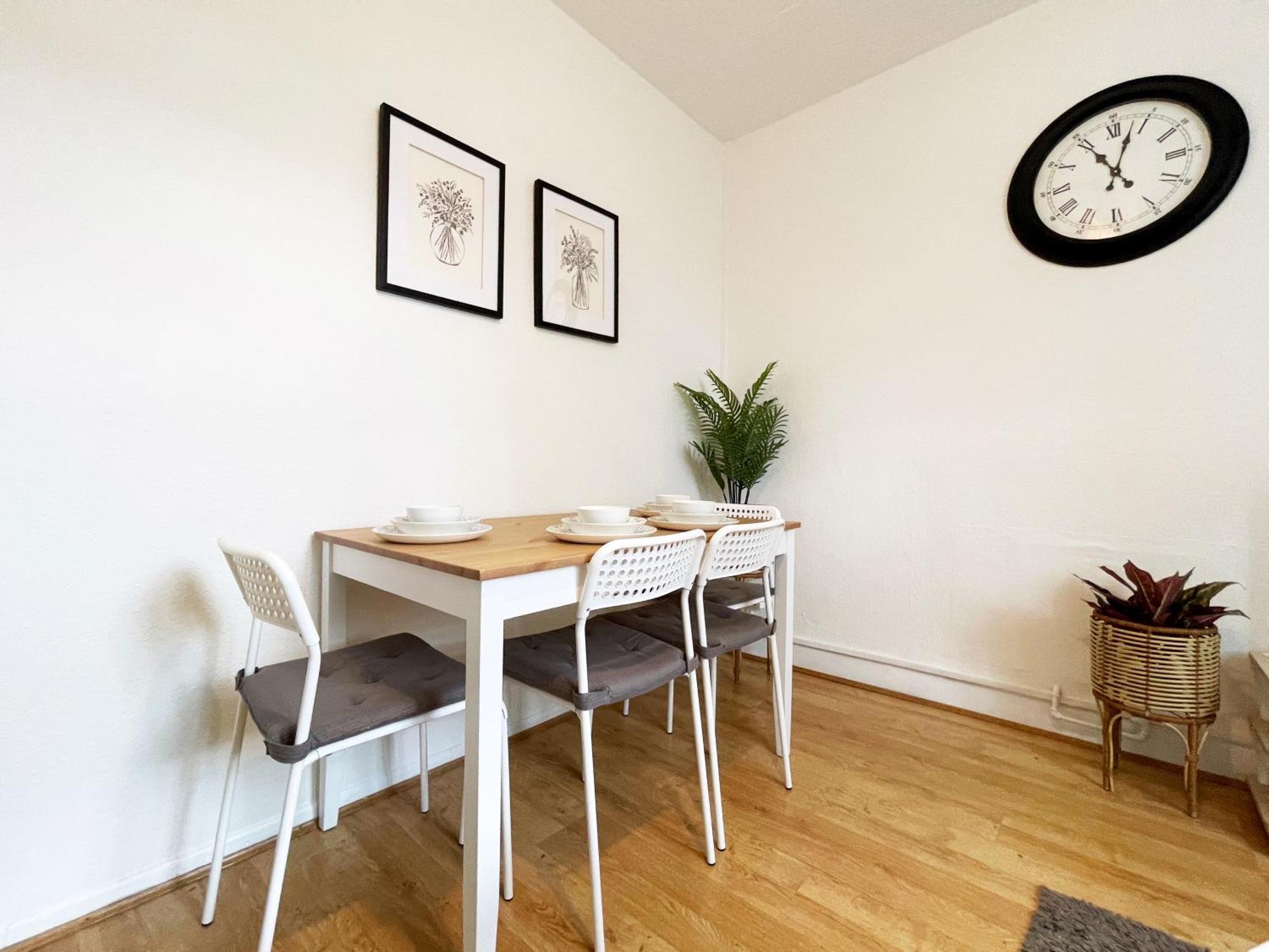Harper's Place Near Kings Cross - 2 Double Beds, 1 Sofa Bed, Great Location, Ideal For Families Apartment London