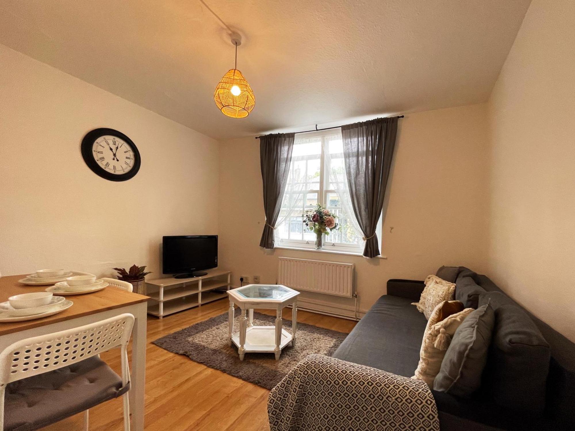 Apartment Harper's Place Near Kings Cross - 2 Double Beds, 1 Sofa Bed, Great Location, Ideal For Families London