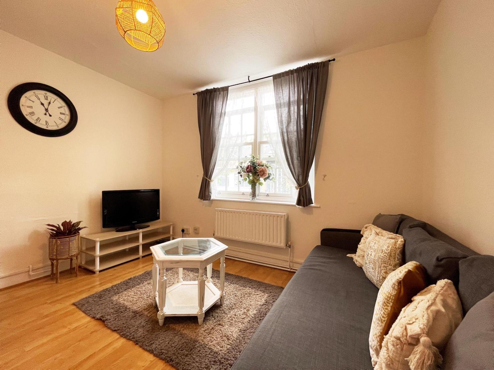 Apartment Harper's Place Near Kings Cross - 2 Double Beds, 1 Sofa Bed, Great Location, Ideal For Families London