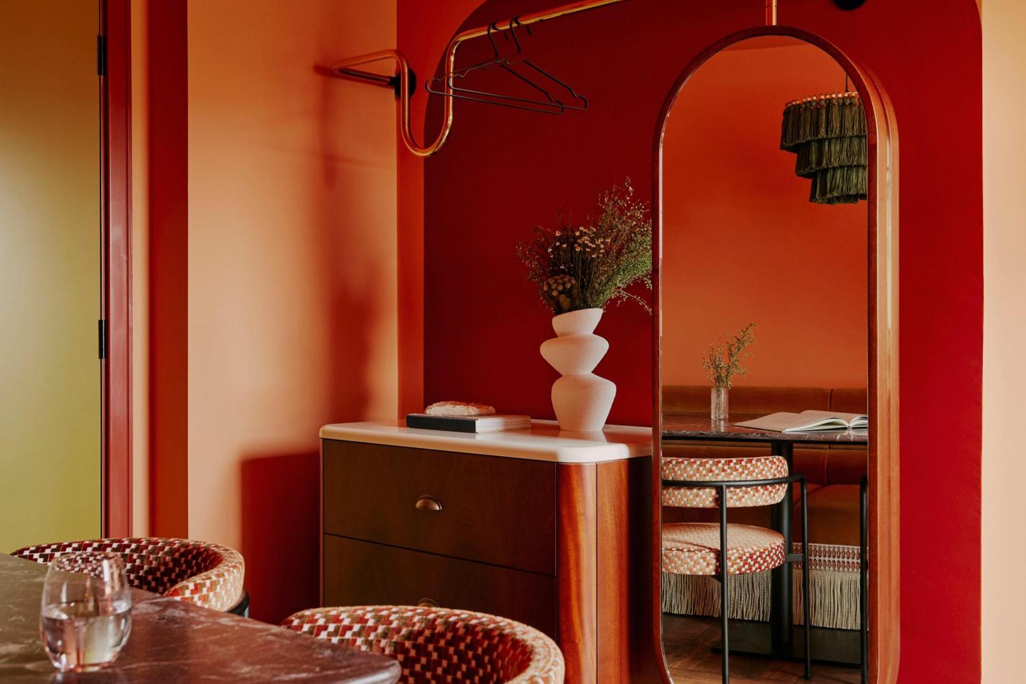 Hotel Ember Locke Kensington 4*