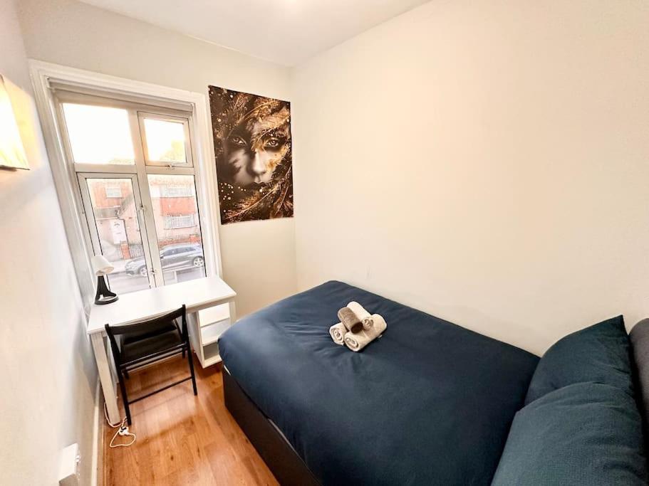 4 Bedroom House In Se4 Apartment *