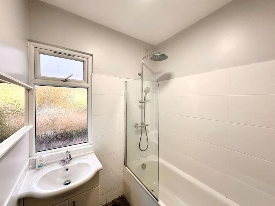 4 Bedroom House In Se4 Apartment London