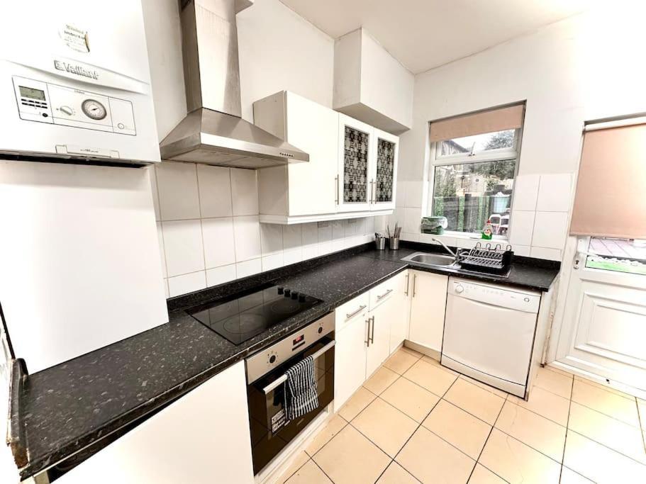 Apartment 4 Bedroom House In Se4
