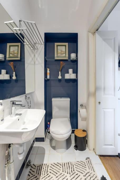 Flat In Victorian West Kensington Mansion With Balcony Apartment London