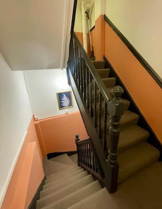 Apartment Flat In Victorian West Kensington Mansion With Balcony London