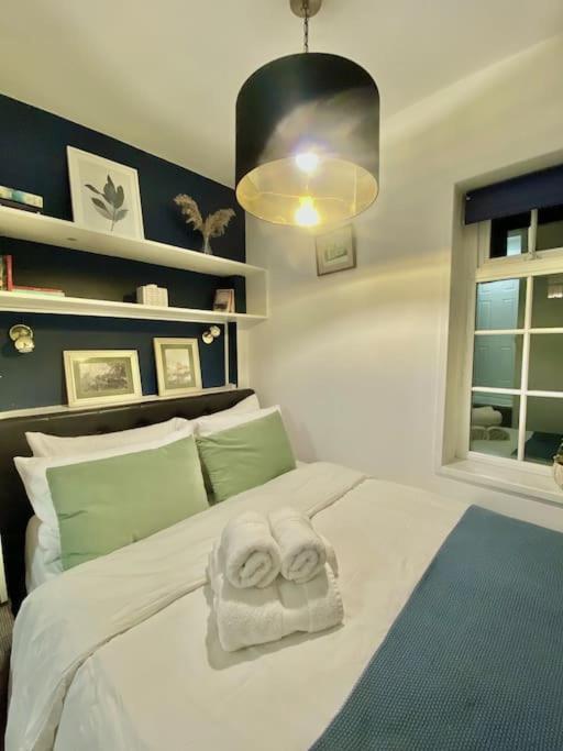 Flat In Victorian West Kensington Mansion With Balcony Apartment