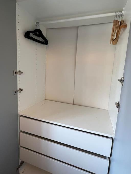 Flat In Victorian West Kensington Mansion With Balcony *