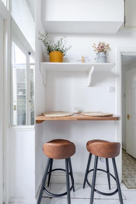 Flat In Victorian West Kensington Mansion With Balcony Apartment