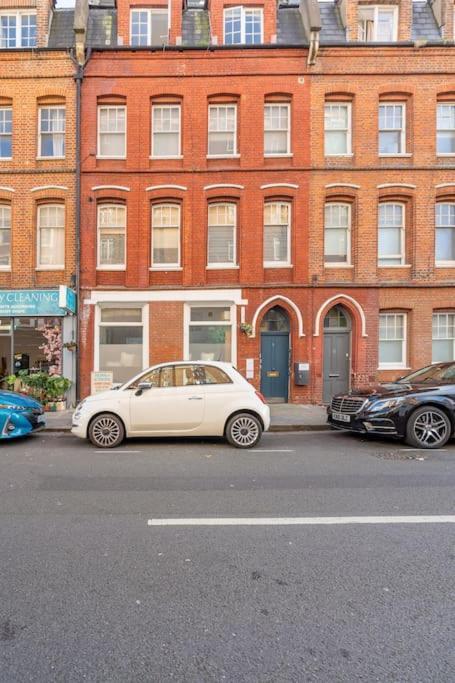 Flat In Victorian West Kensington Mansion With Balcony London