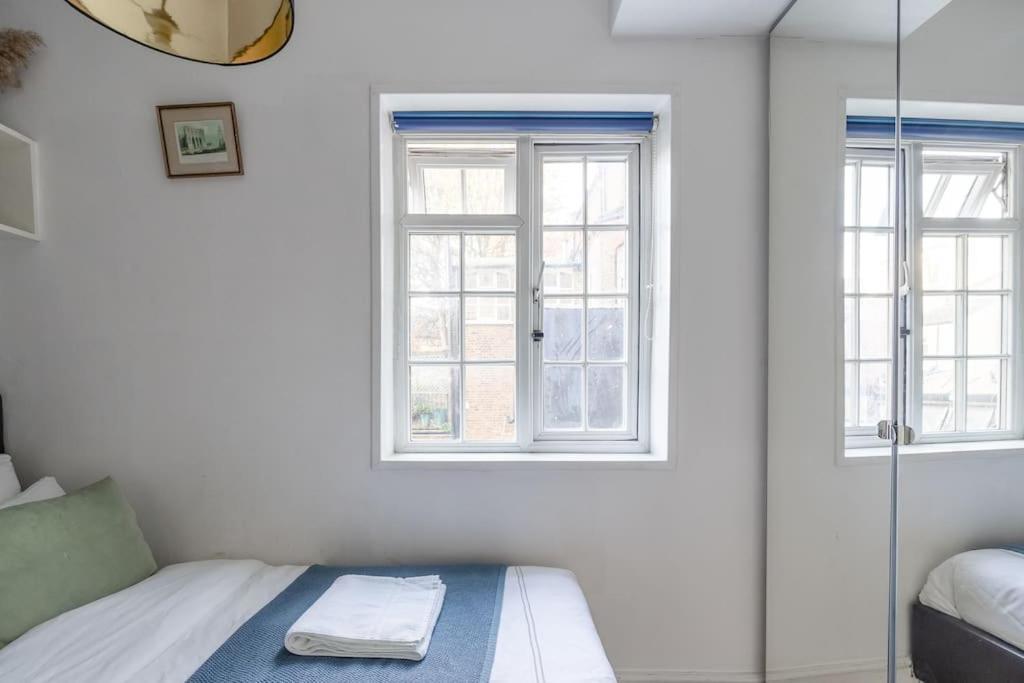 Flat In Victorian West Kensington Mansion With Balcony Apartment London
