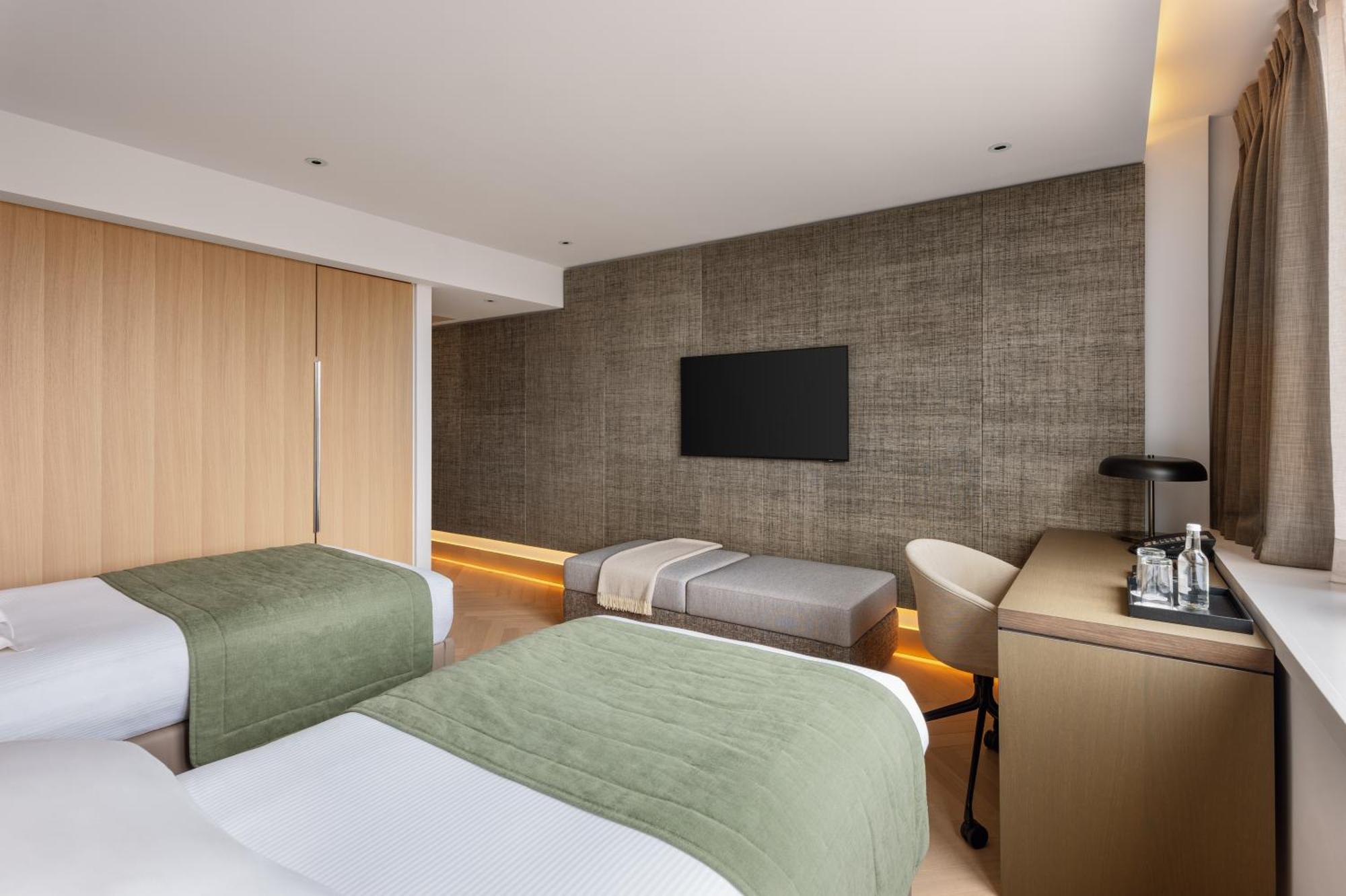 Royal Garden 5* London