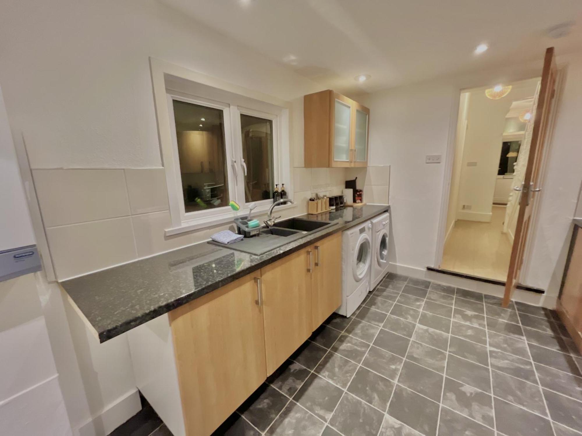 Сasa de vacaciones Spacious 3 Bedroom House Near London, O2, Excel, Stratford, Tube Station & Parking Available