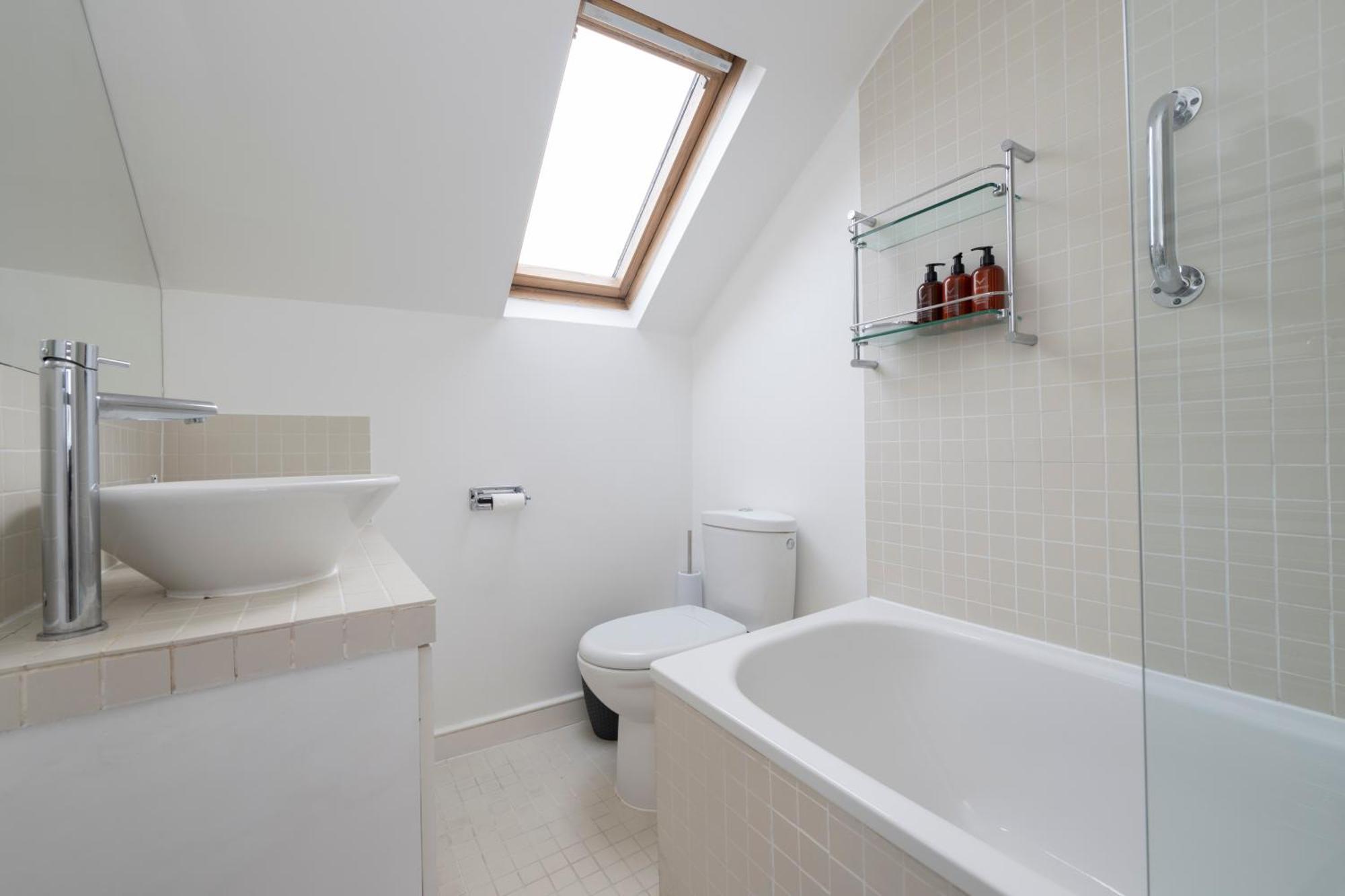 Appartement Fulham Spacious & Luxe House With Parking & Garden Londen