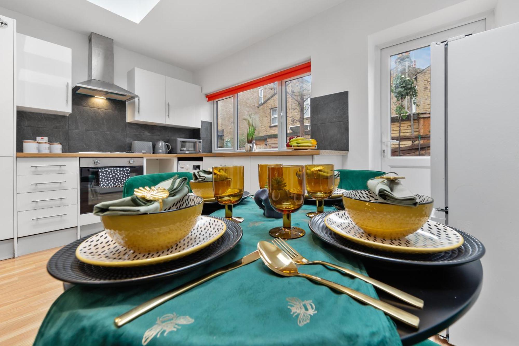 Immaculate 2-bed Escape- Sleeps 6- Garden & Parking - 15 Mins To Central- Save 20 Percent Weekly! * Londen