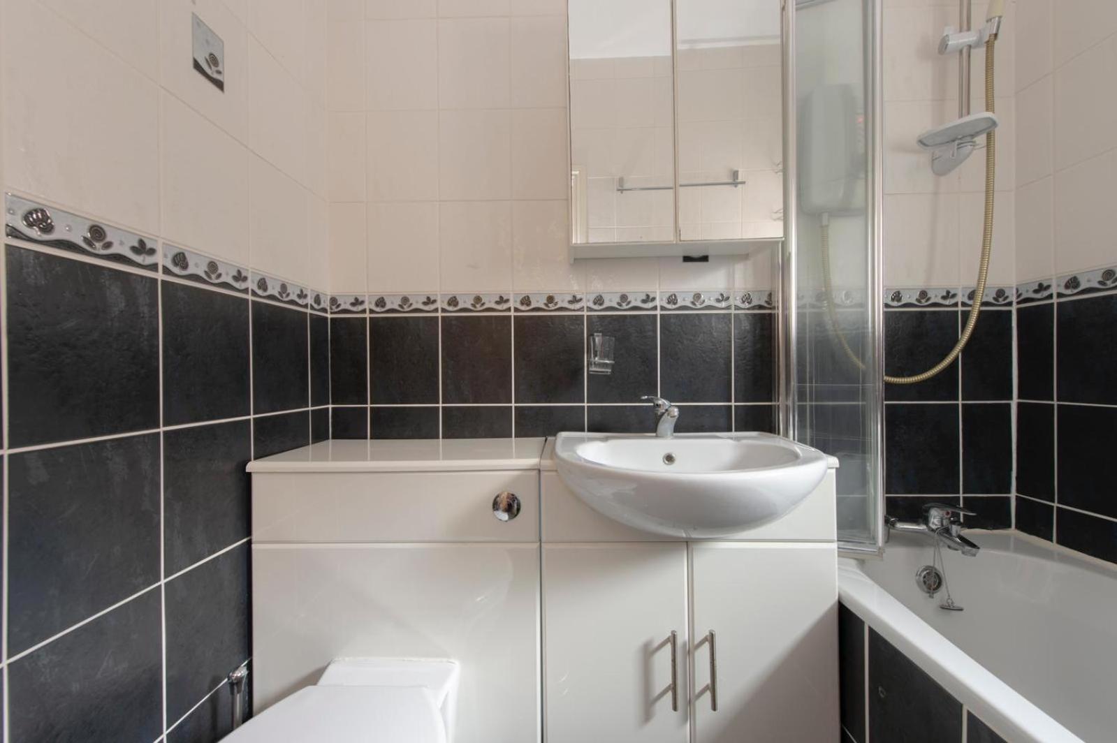 Spacious 6 Bed House 10 Beds In Blackheath Apartment London