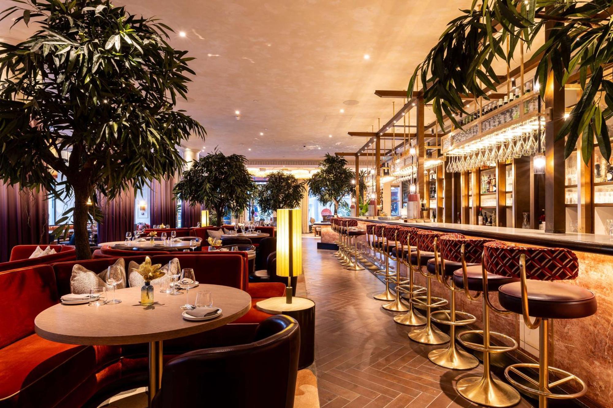 The Trafalgar St. James, Curio Collection By Hilton London