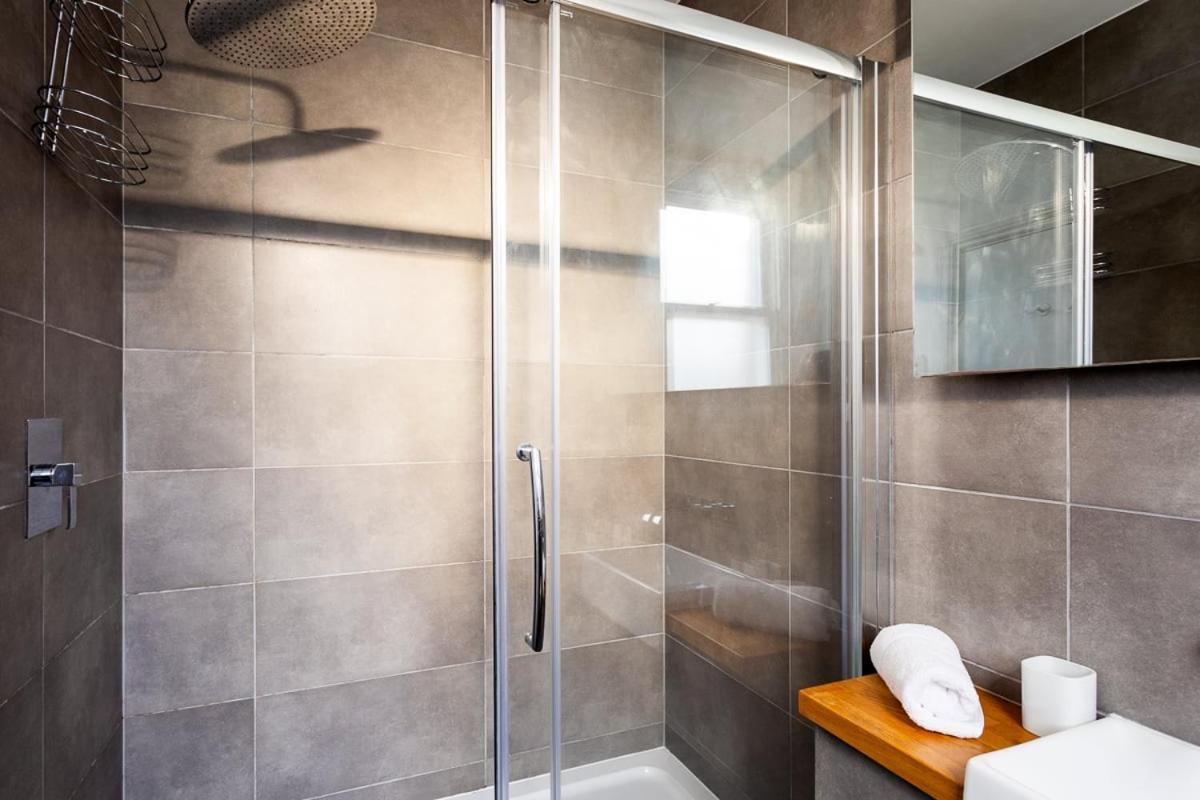 Spacious Near Portobello Road Apartamento *