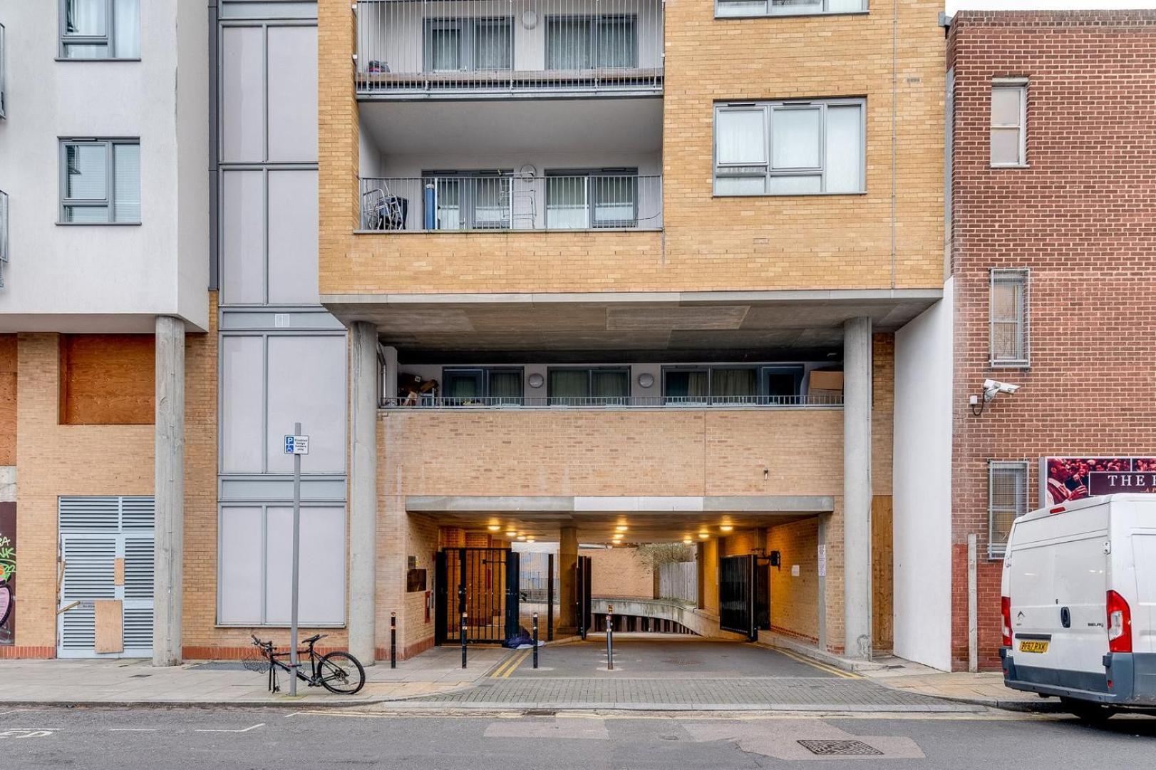 Spacious Modern Camberwell * London