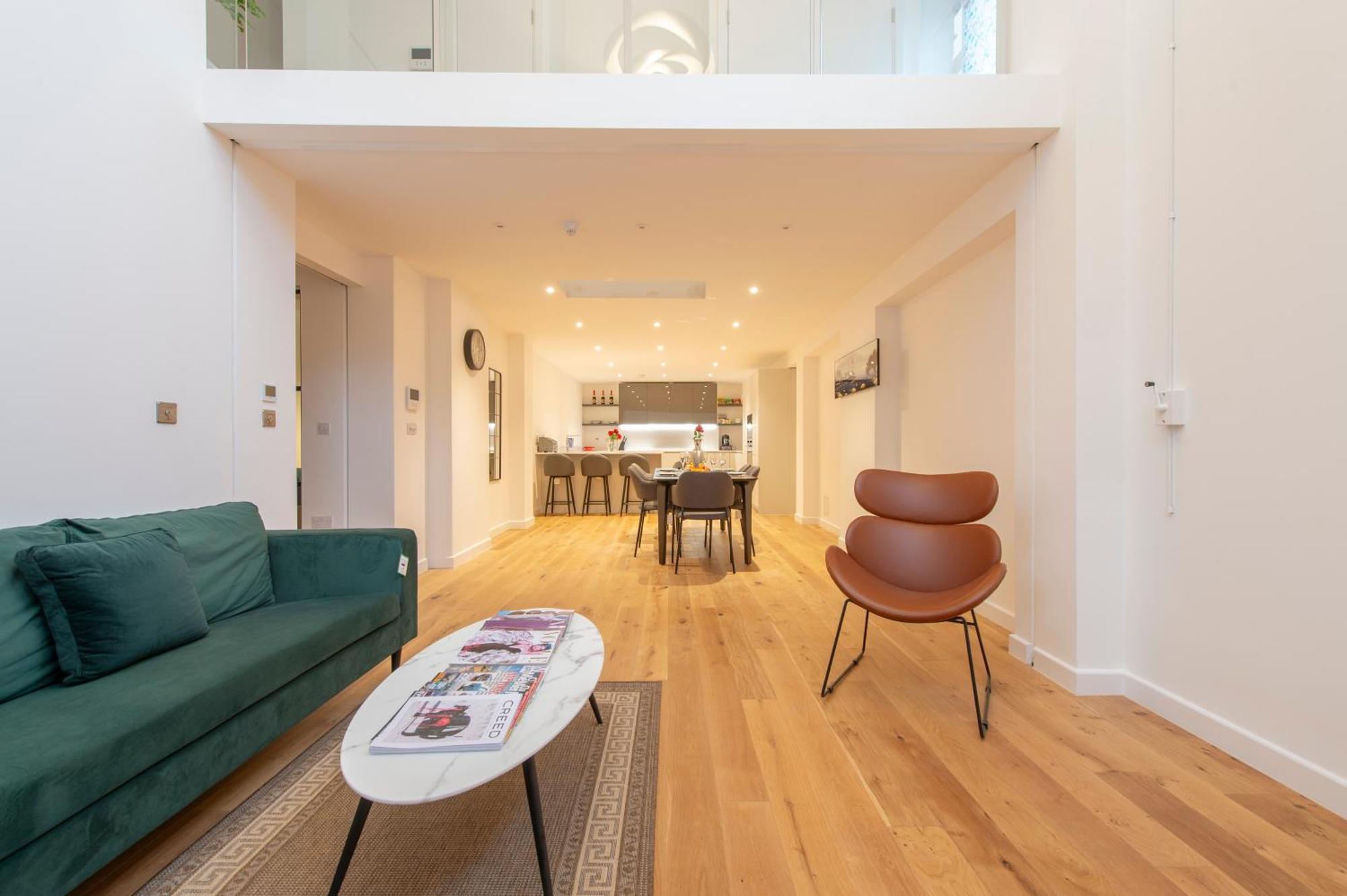 Exquisite 3br Duplex Period Conversion, Air-con & Amenities Apartamento Londres