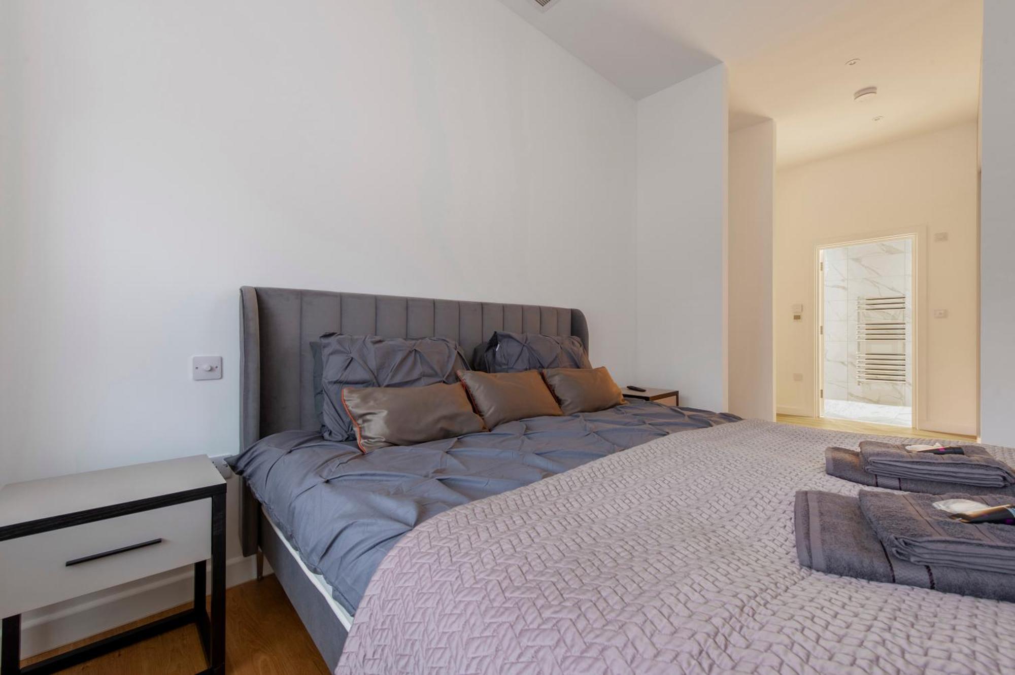 Exquisite 3br Duplex Period Conversion, Air-con & Amenities * Londres