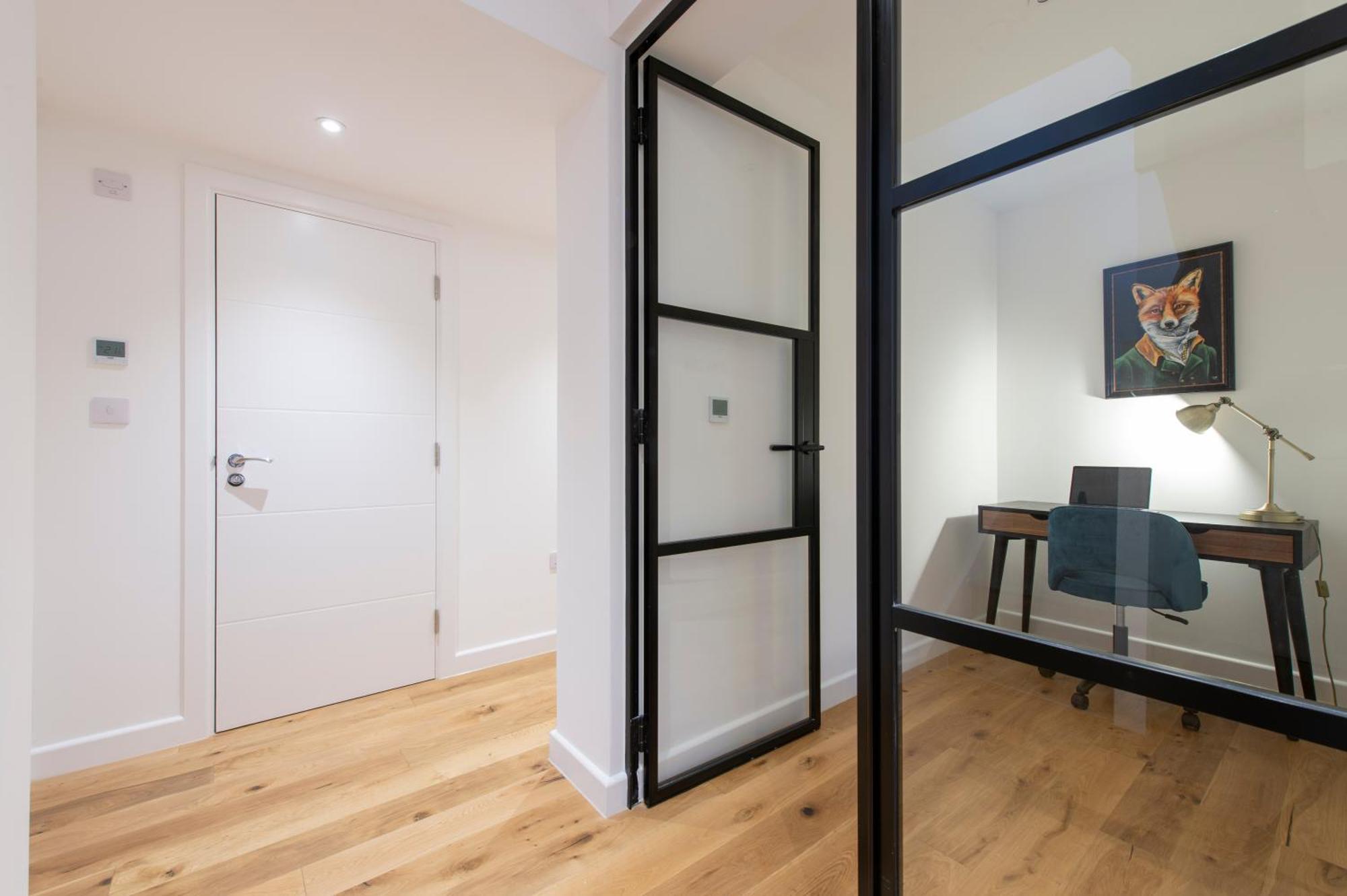 Apartamento Exquisite 3br Duplex Period Conversion, Air-con & Amenities Londres