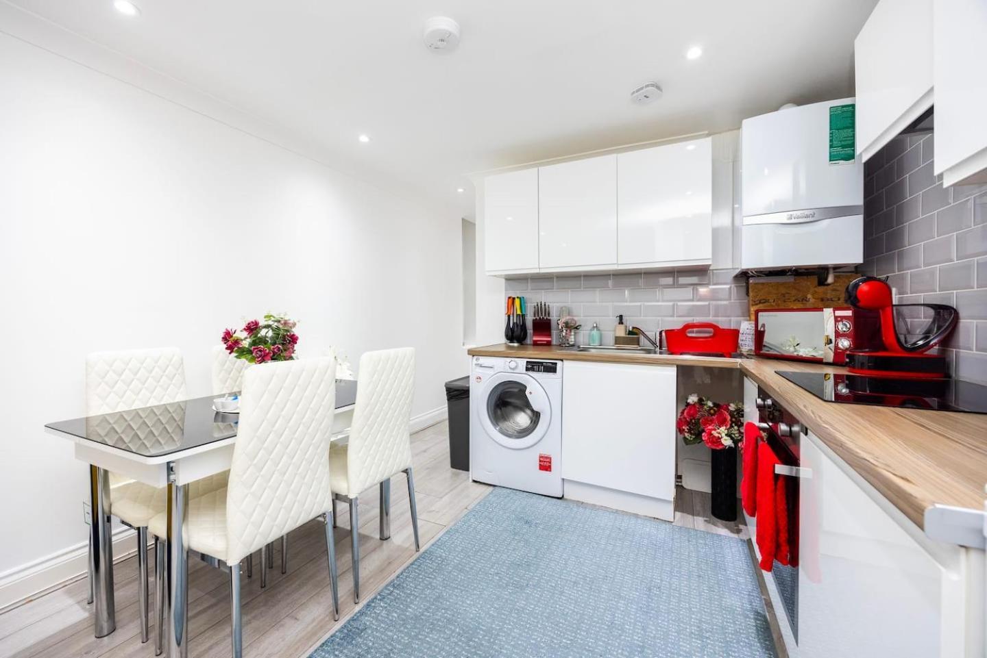 Three Bedroom 3 Bathroom In Kensington Appartement