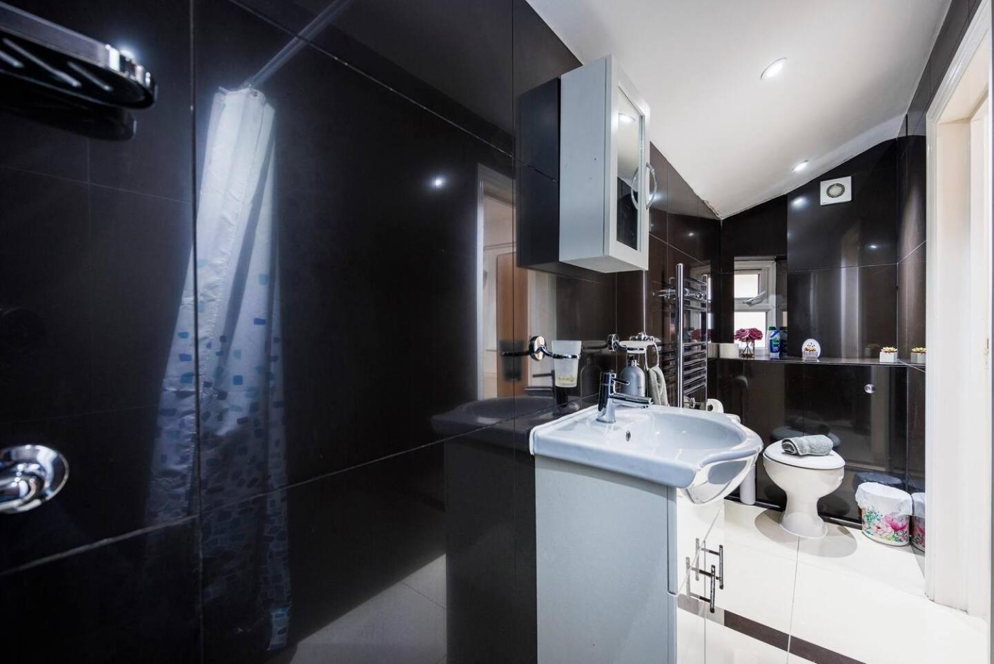 Three Bedroom 3 Bathroom In Kensington Londen