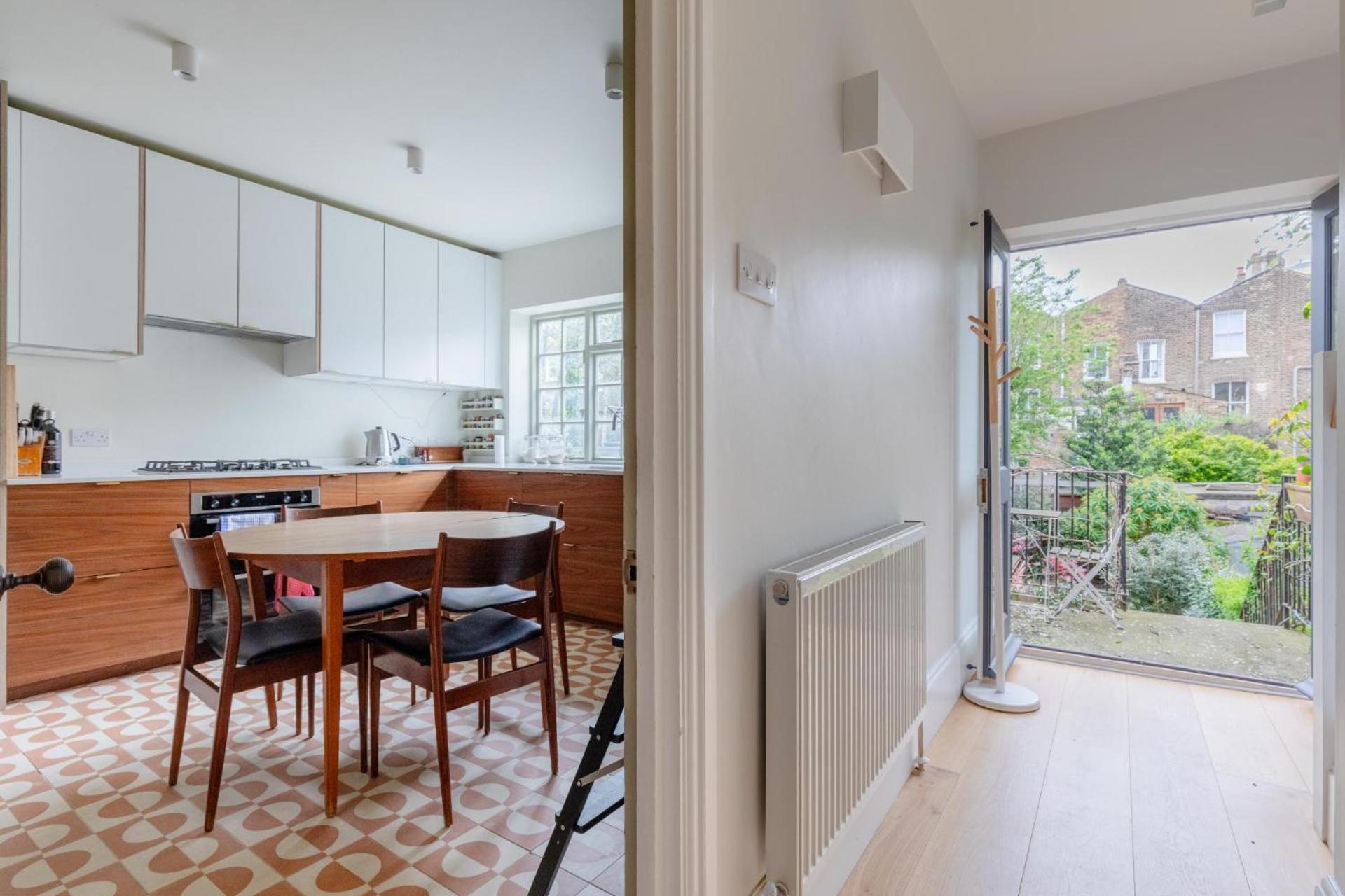 Spacious 2bd Flat By Regents Park & Camden Town! London