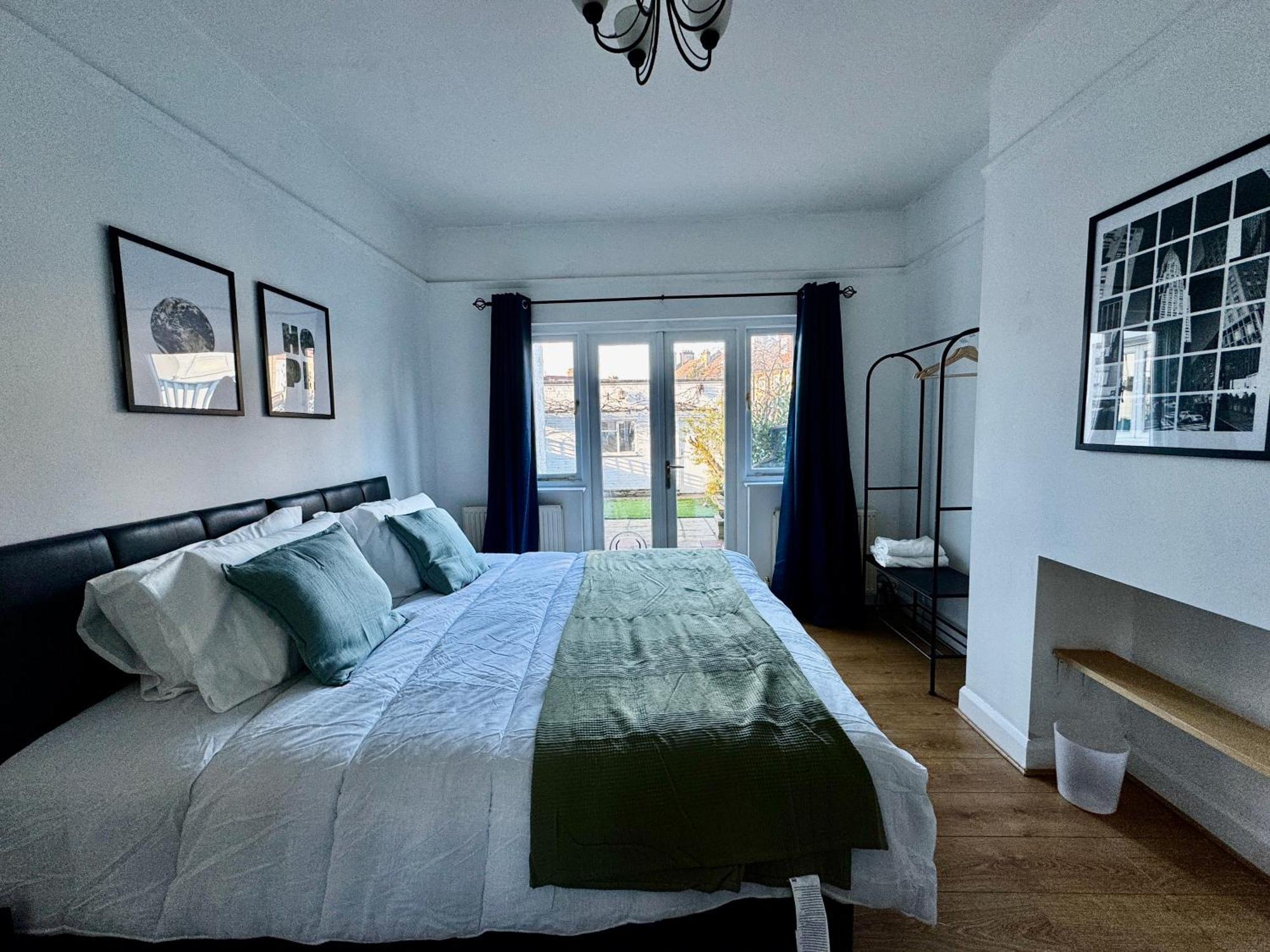 Guest house Maberic Housing West Gem Your Connection London