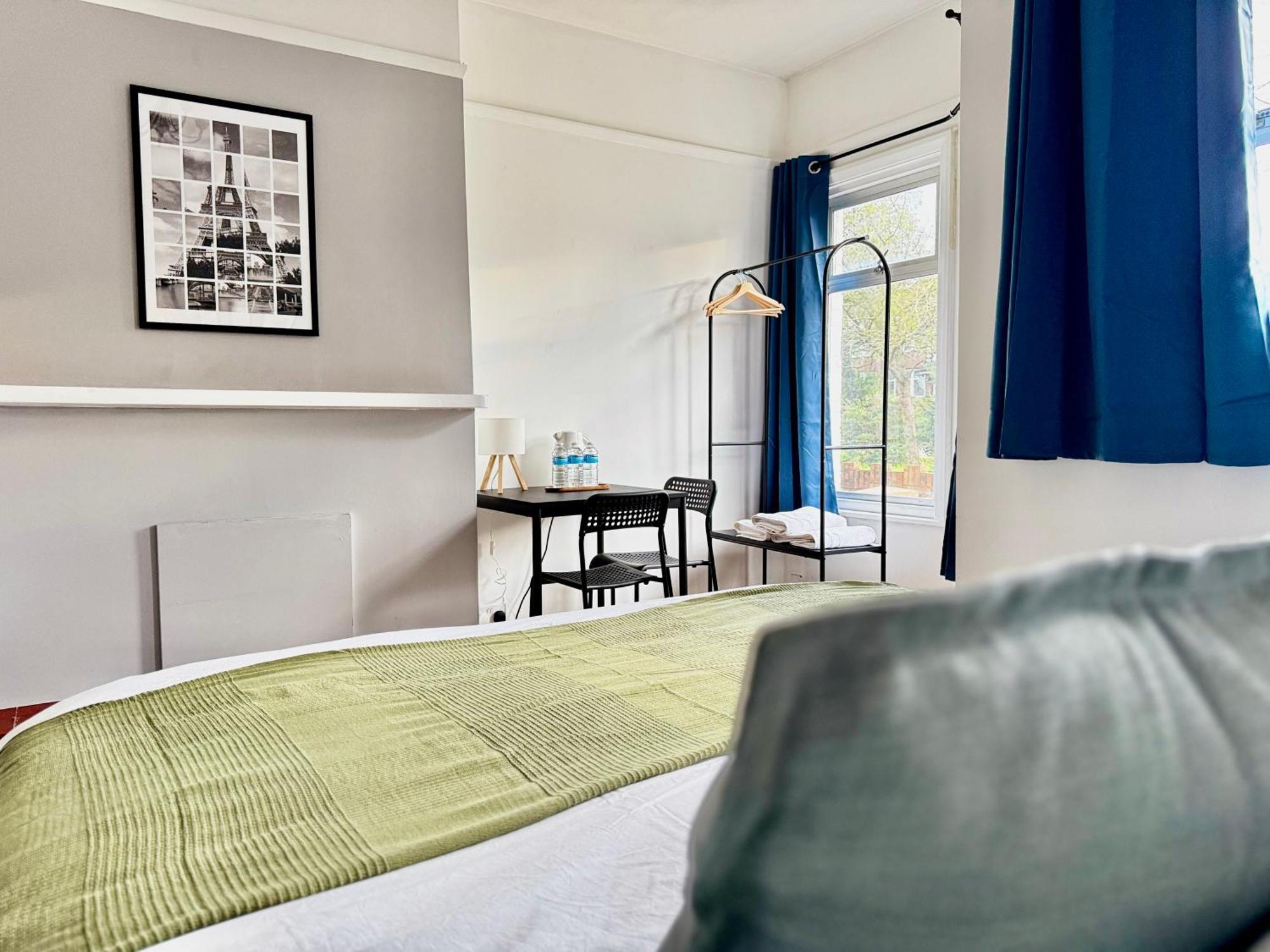 Guest house Maberic Housing West Gem Your Connection *
