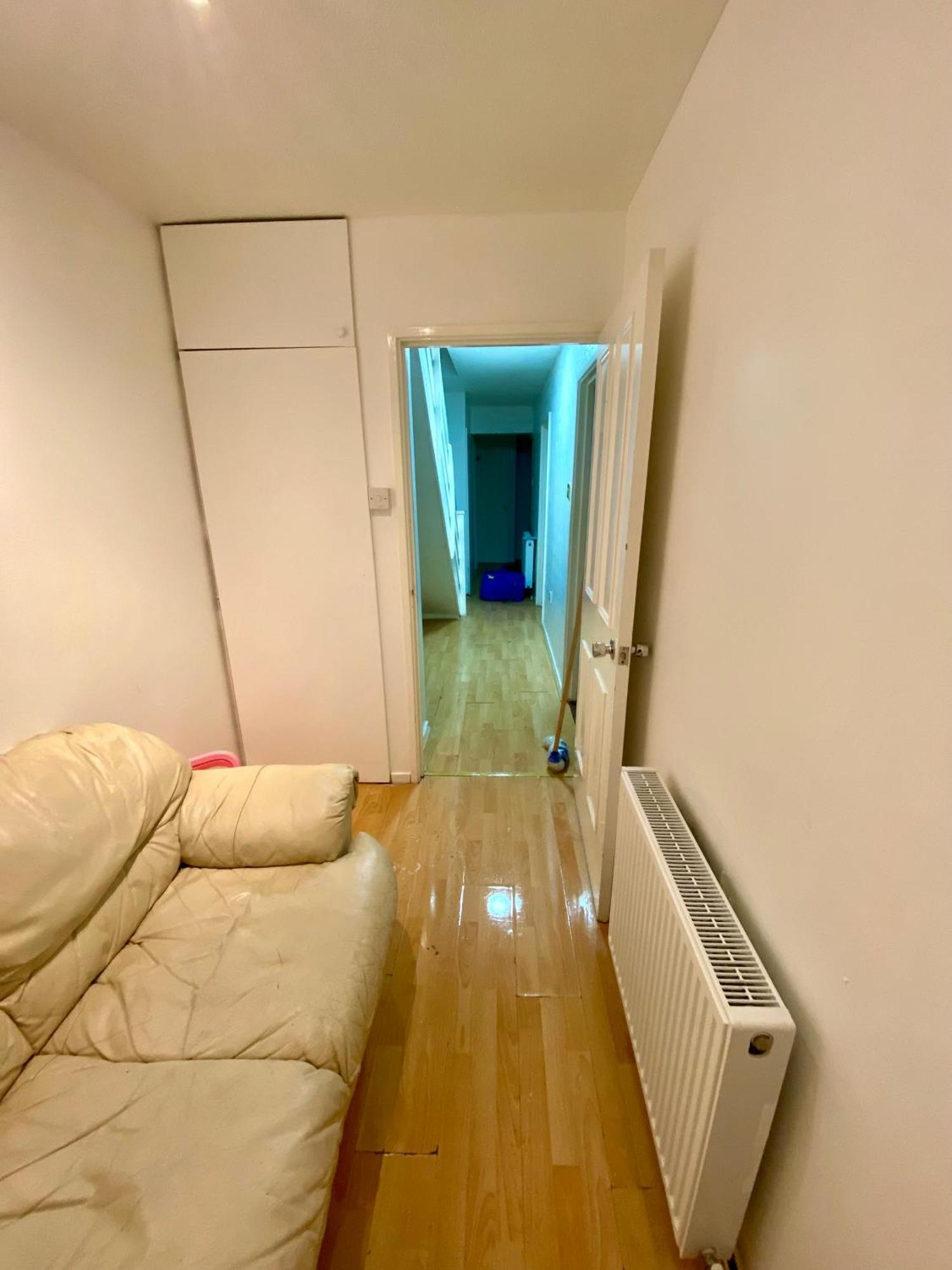 Cosy 3 Bedroom House Near Stratford,olympic Park, E15 Apartment