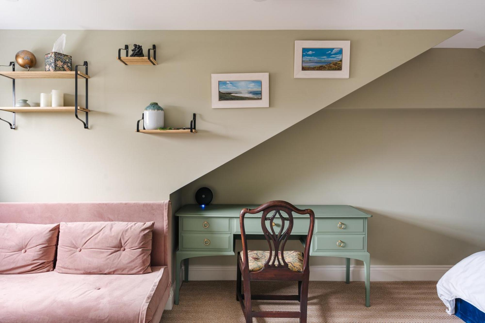 Private Comfortable Loft In Superb Period Habitación en casa particular