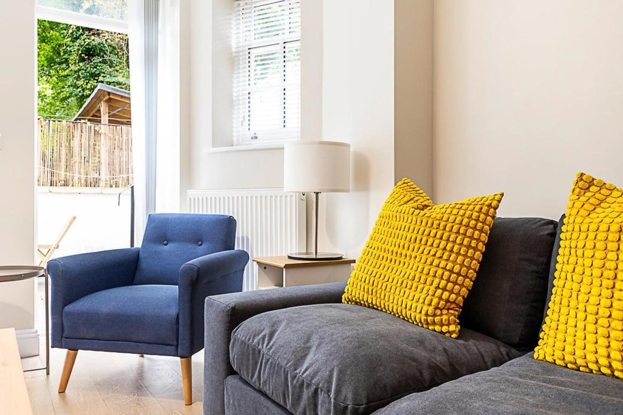 Charming And Modernised Edwardian Flat London