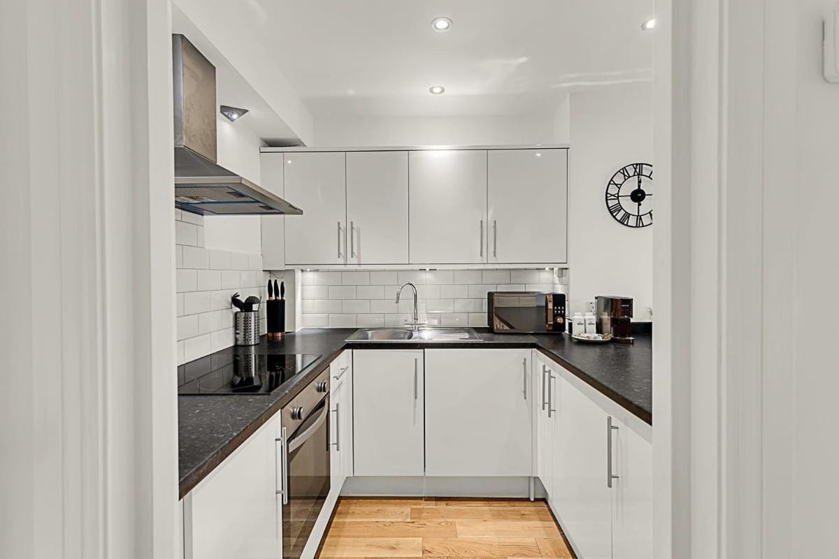 Contemporary Oasis In Paddington Apartment
