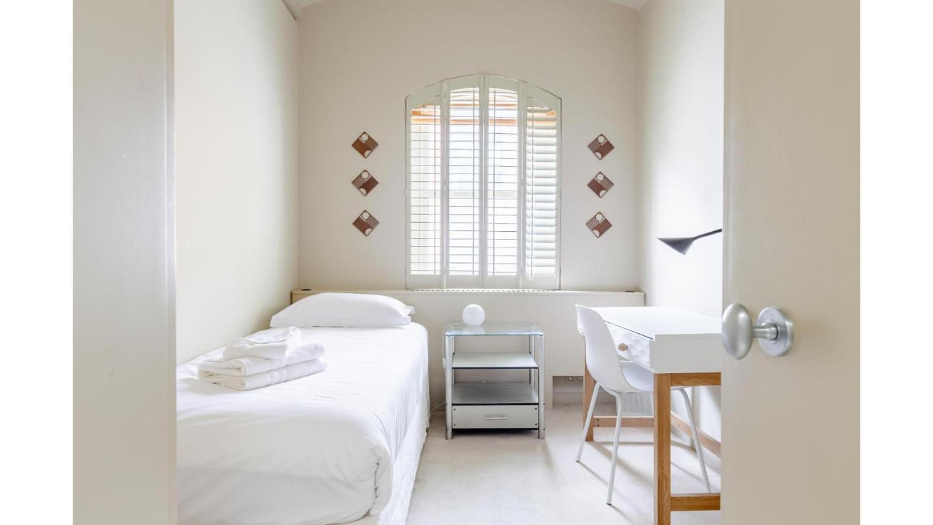 Sublime 4bd House Behind V&a South Kensington Apartment