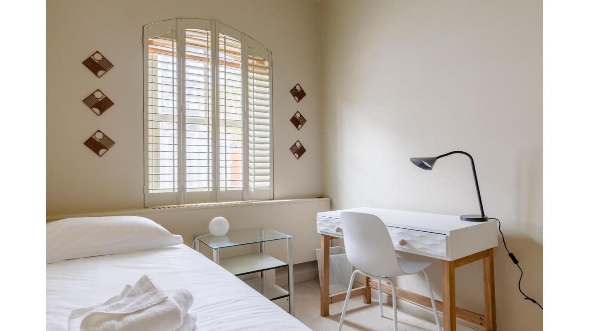 Sublime 4bd House Behind V&a South Kensington Apartment London