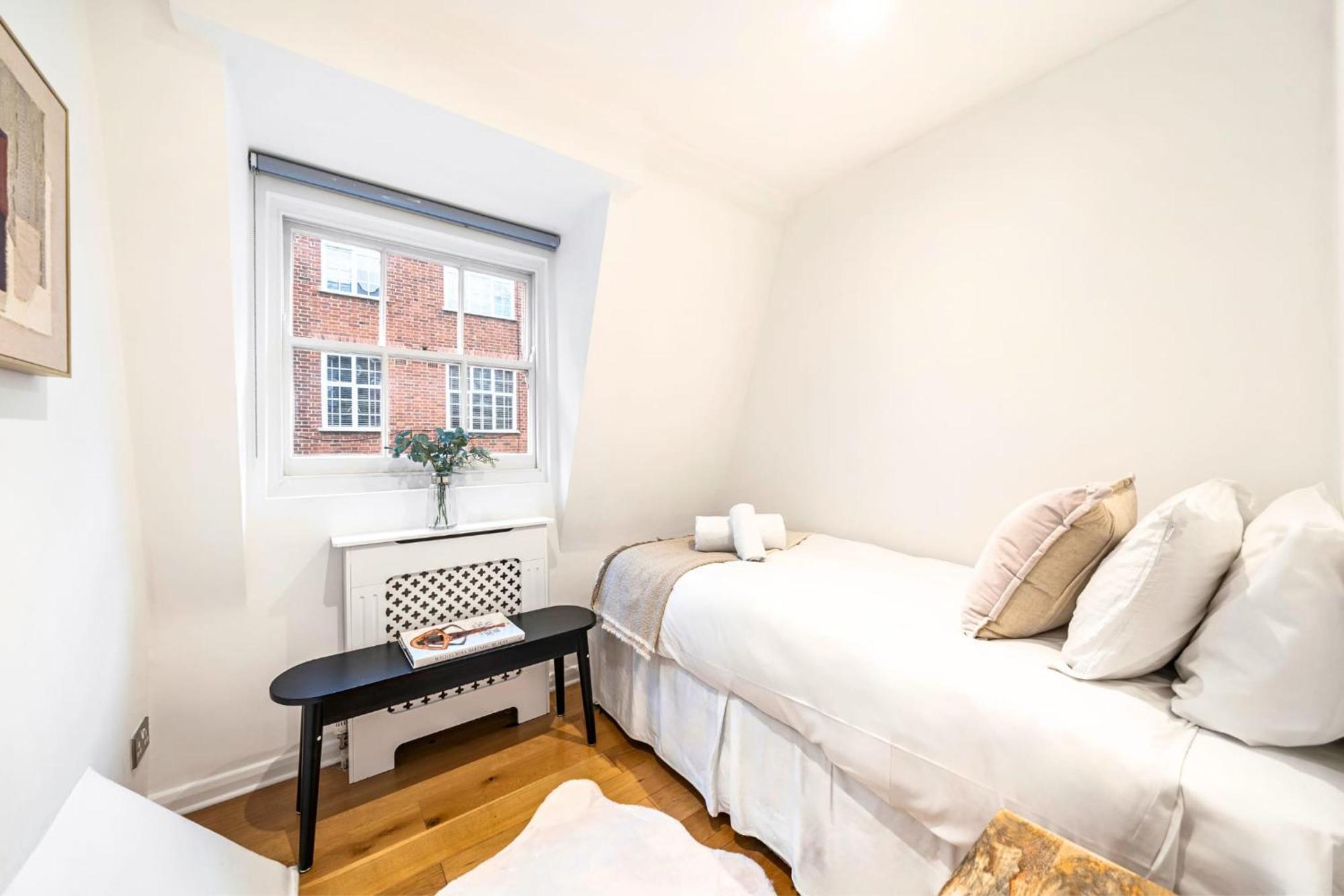 Madestays Premium Hyde Park Townhouse Holiday home